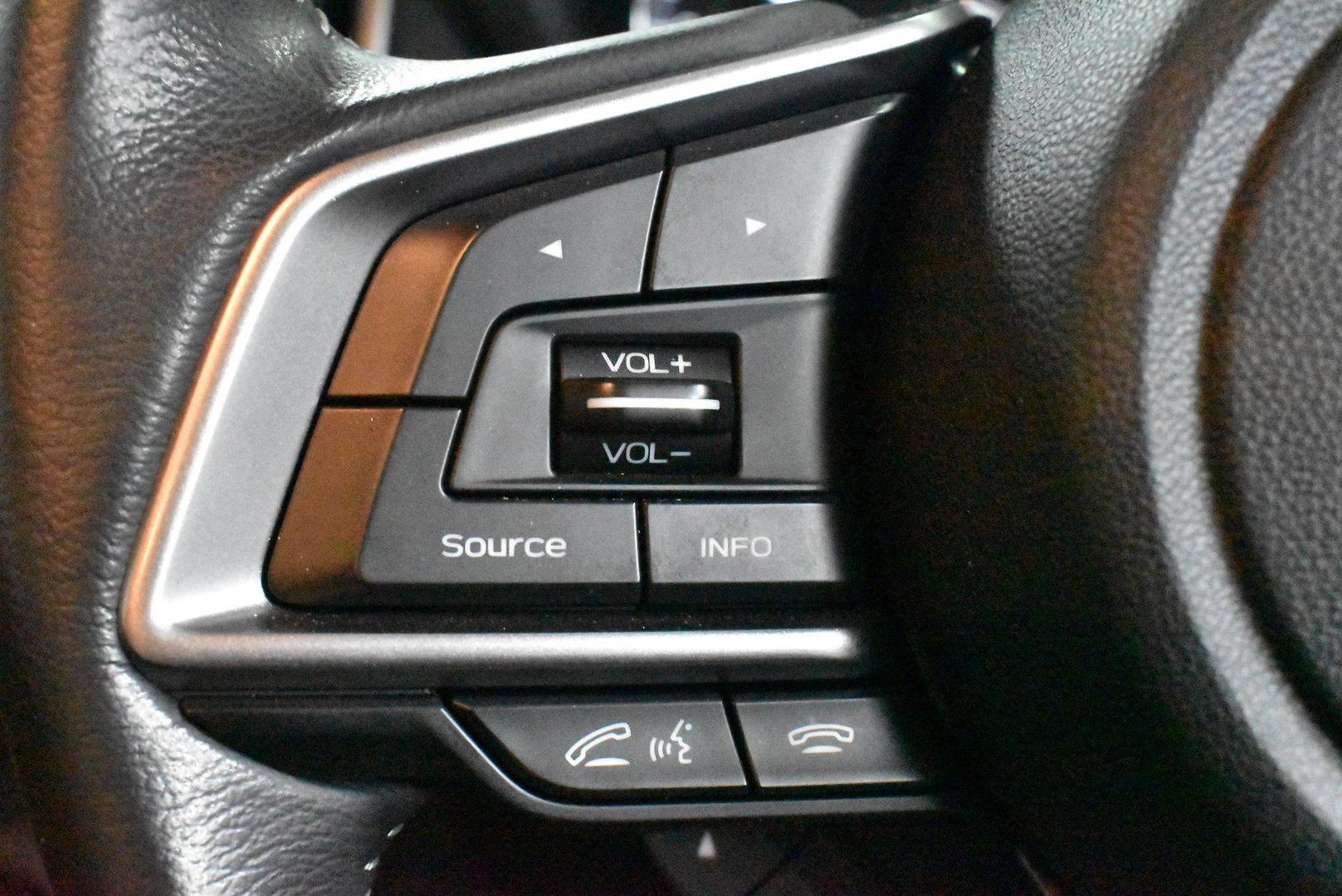 2017 Subaru Impreza 20iL — photo 21
