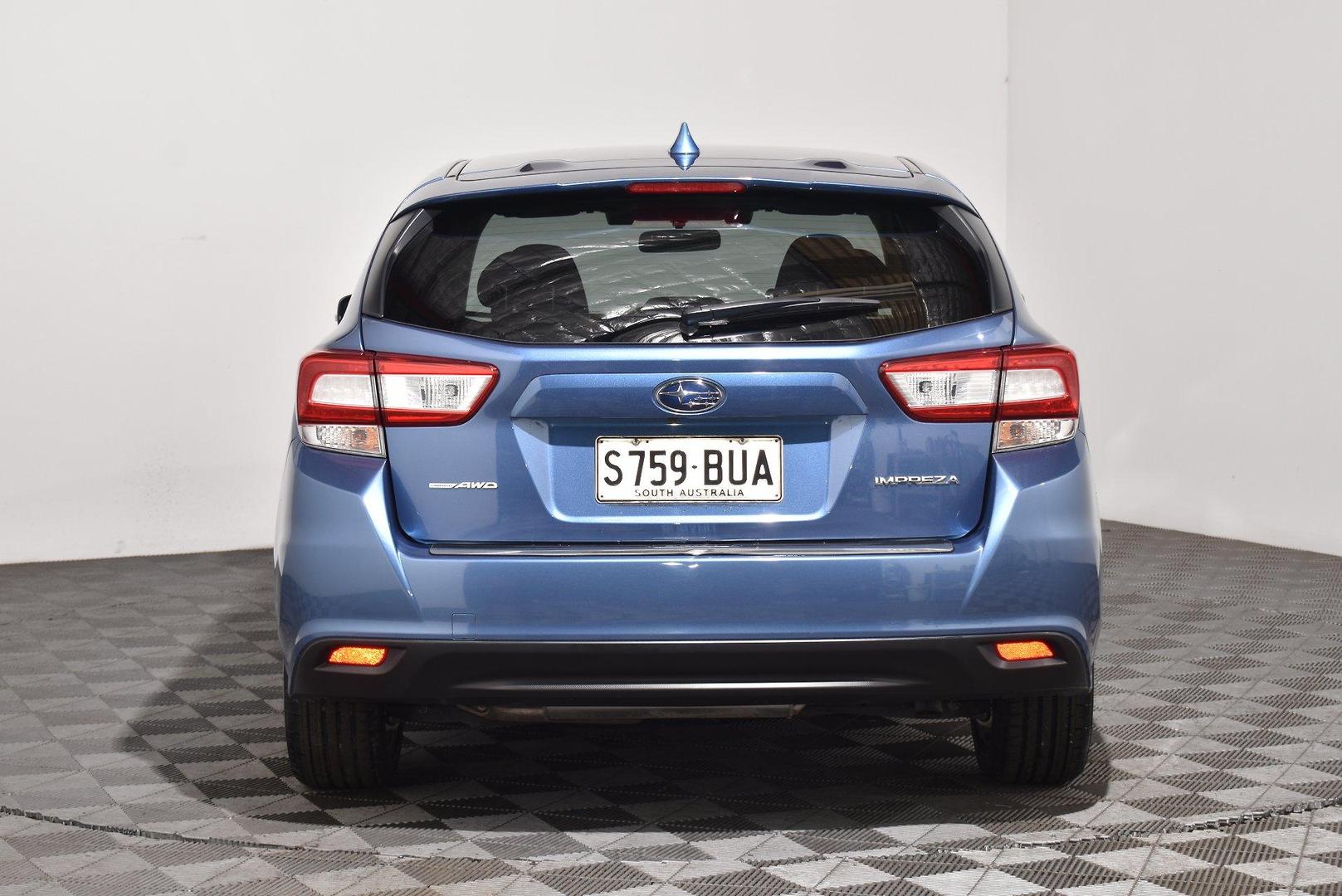 2017 Subaru Impreza 20iL — photo 4