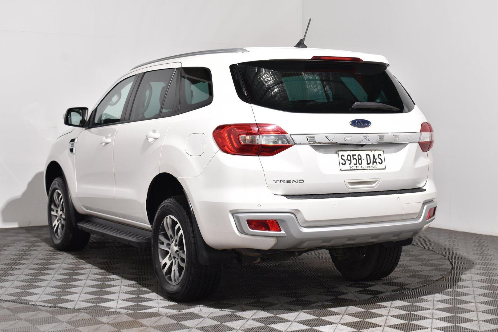 2022 Ford Everest Trend — photo 2