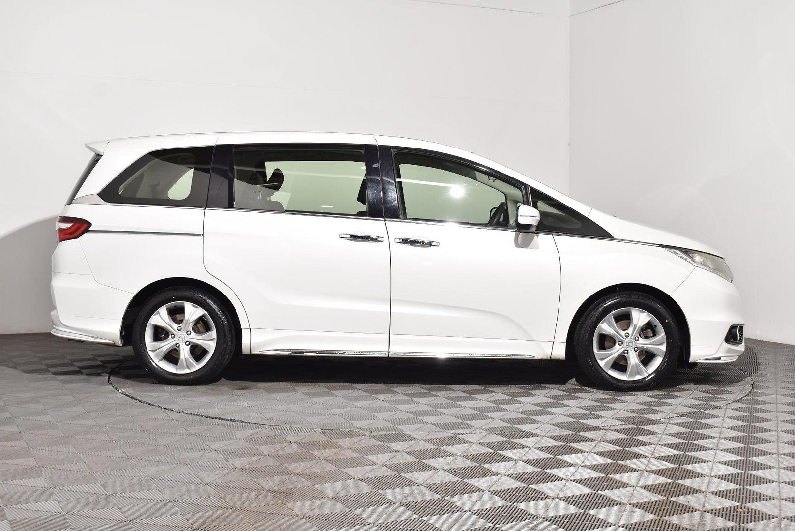 2019 Honda Odyssey VTi — photo 11