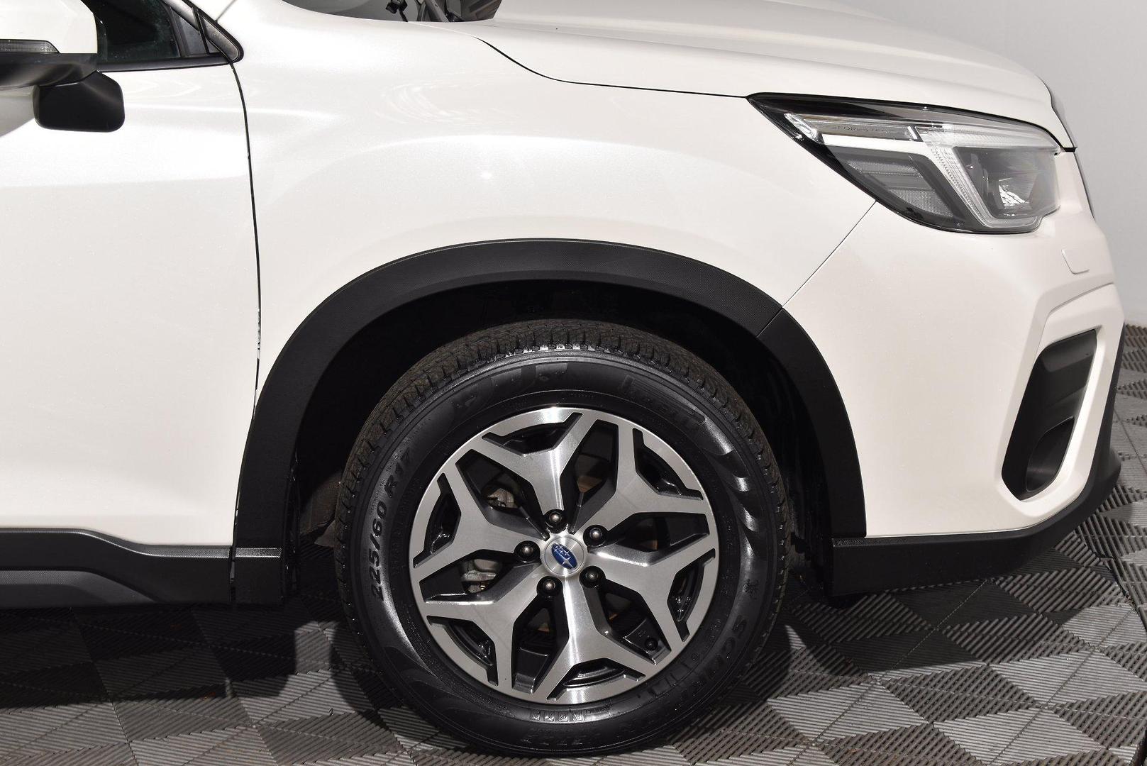 2020 Subaru Forester 25i — photo 18