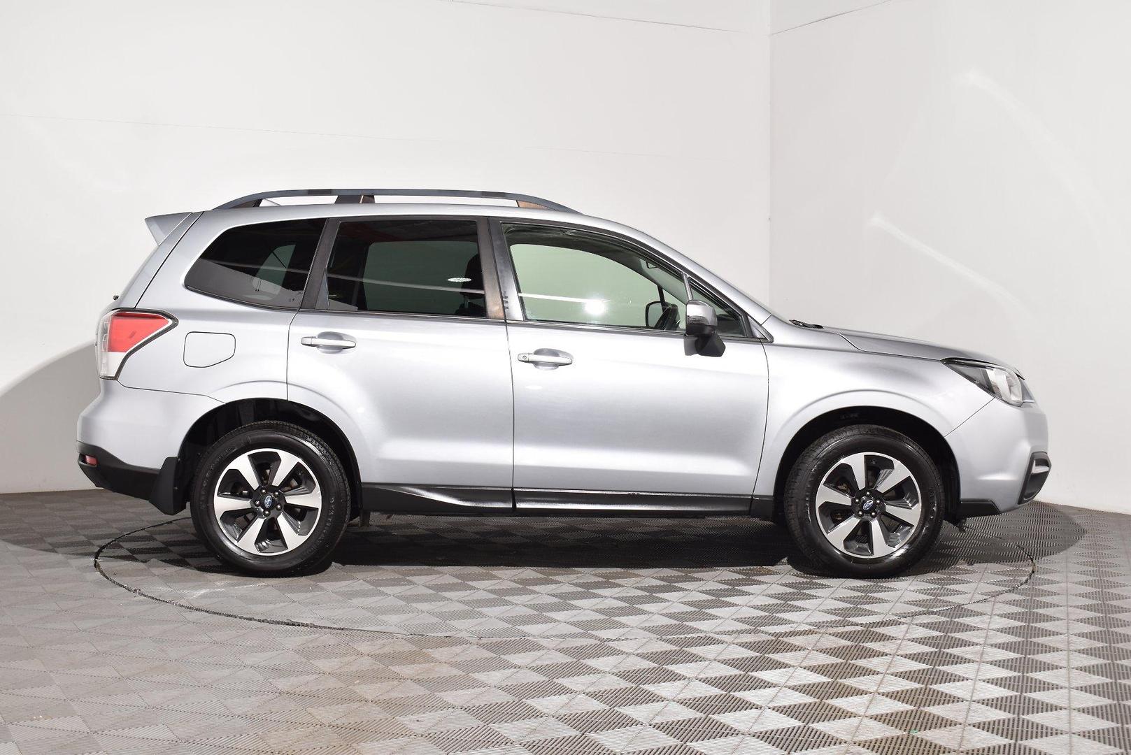 2017 Subaru Forester 25iL — photo 10