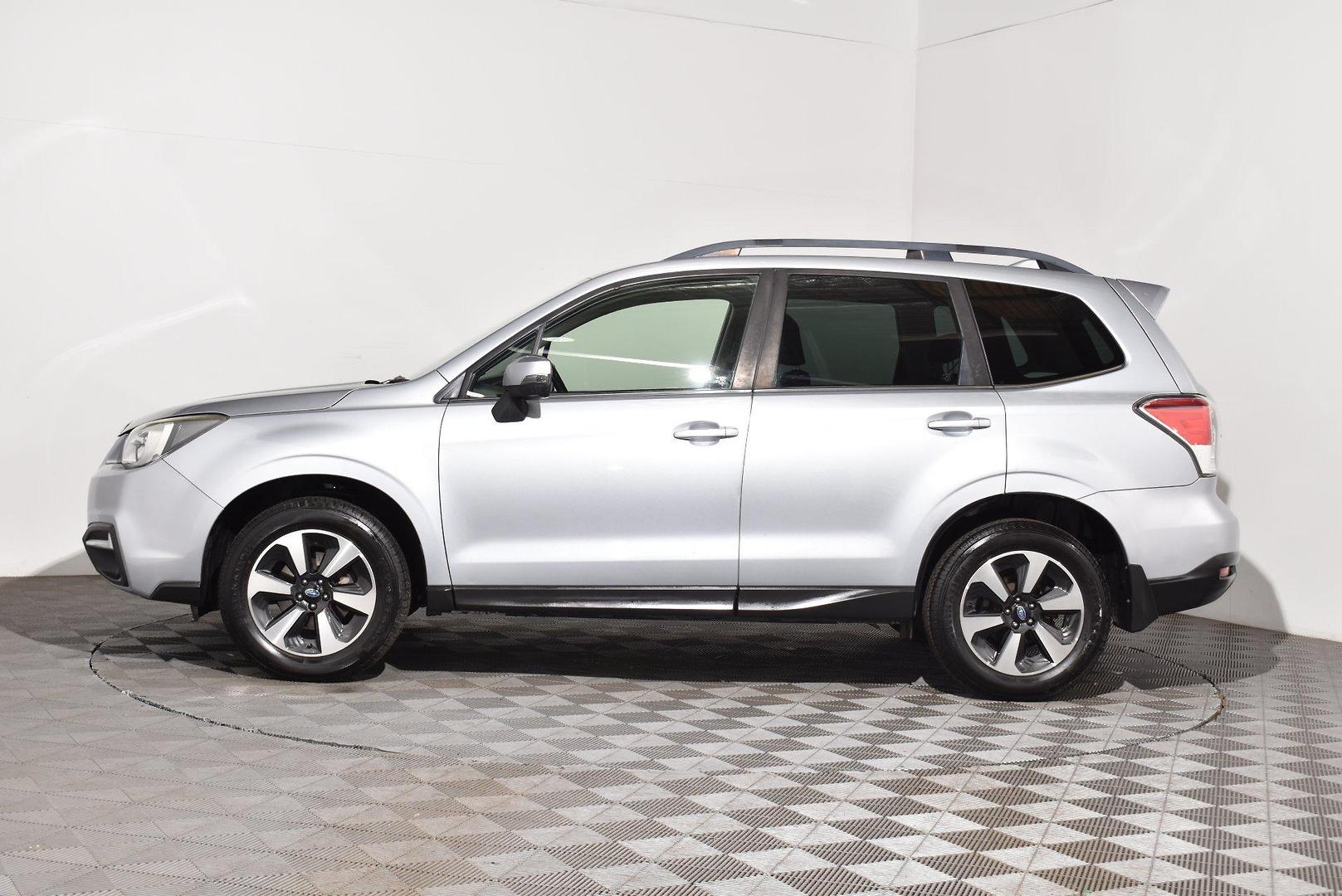 2017 Subaru Forester 25iL — photo 11
