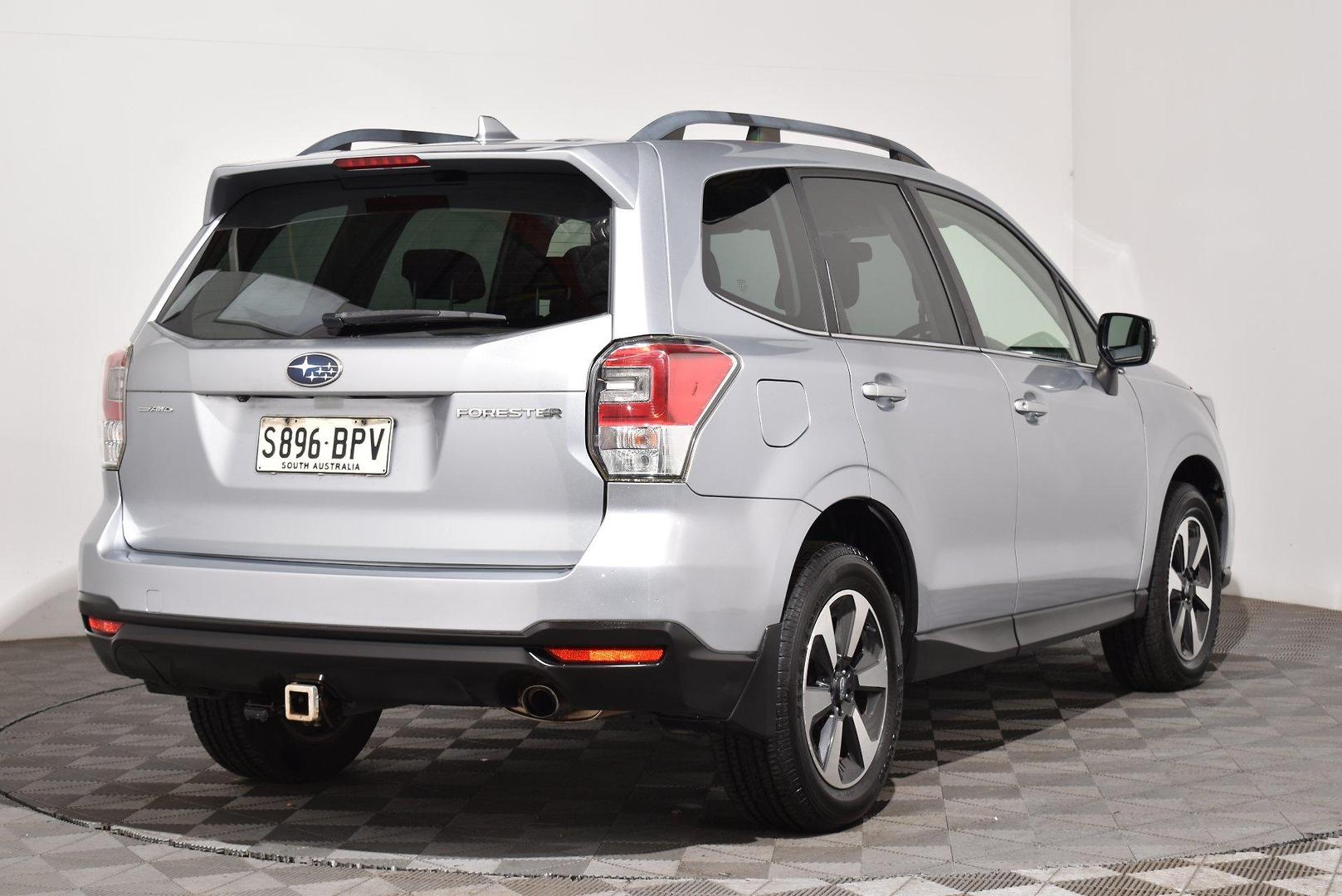 2017 Subaru Forester 25iL — photo 14