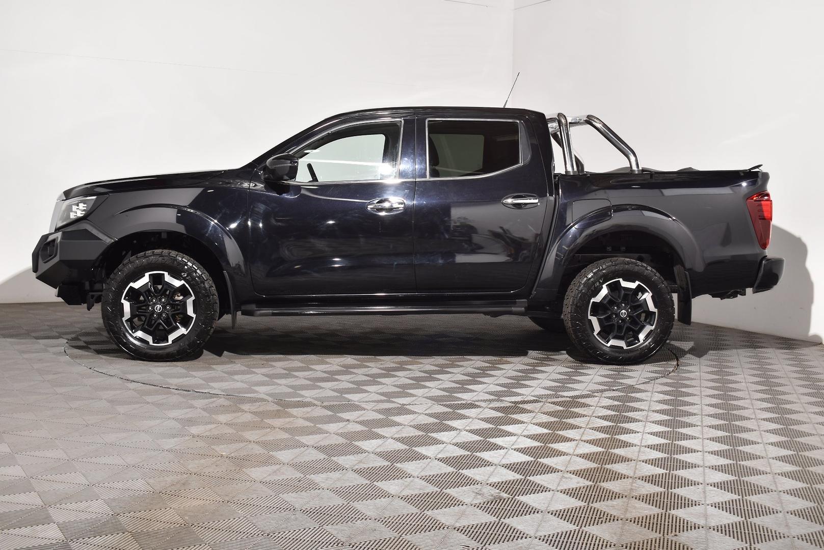 2021 Nissan Navara STX — photo 11