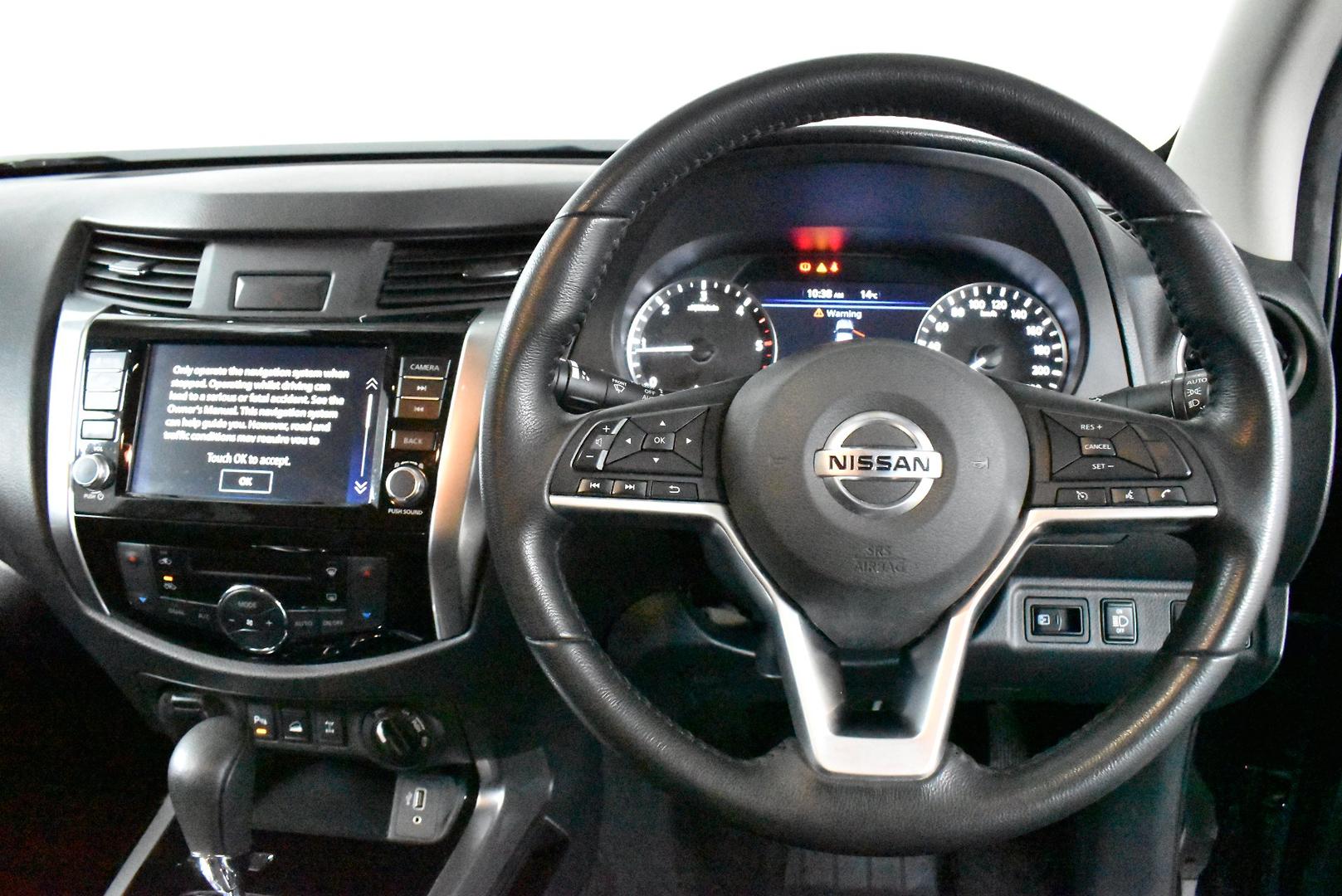 2021 Nissan Navara STX — photo 5