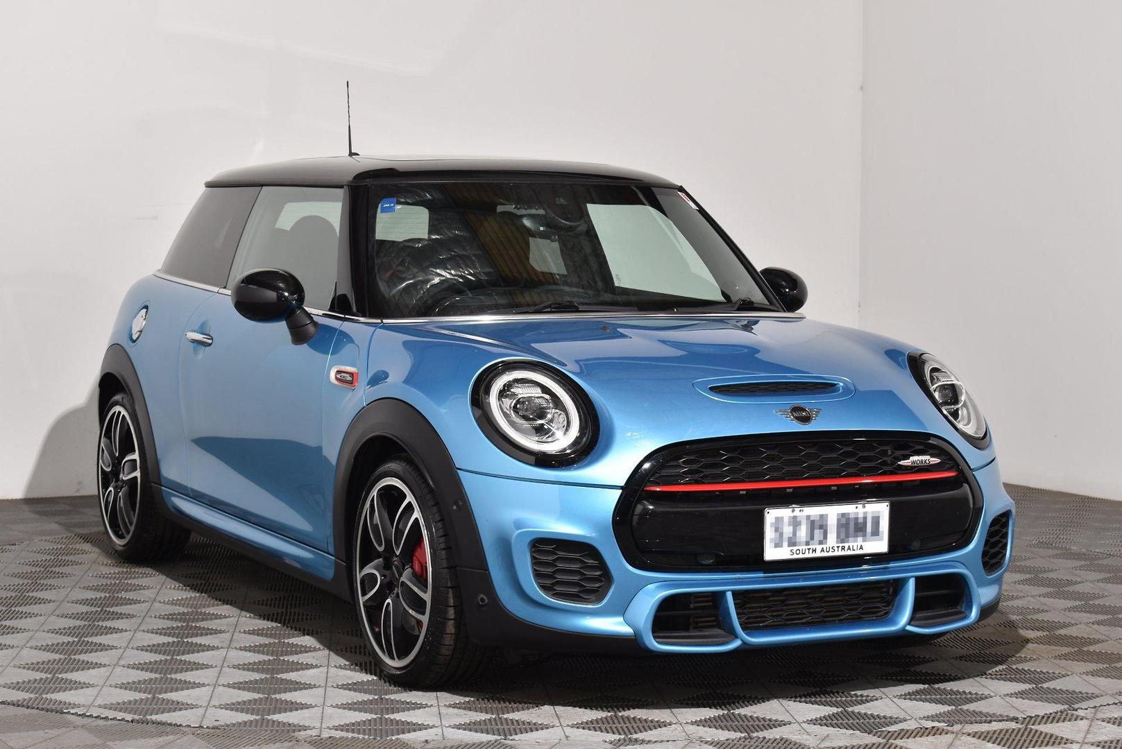 2018 MINI Hatch John Cooper Works — photo 1