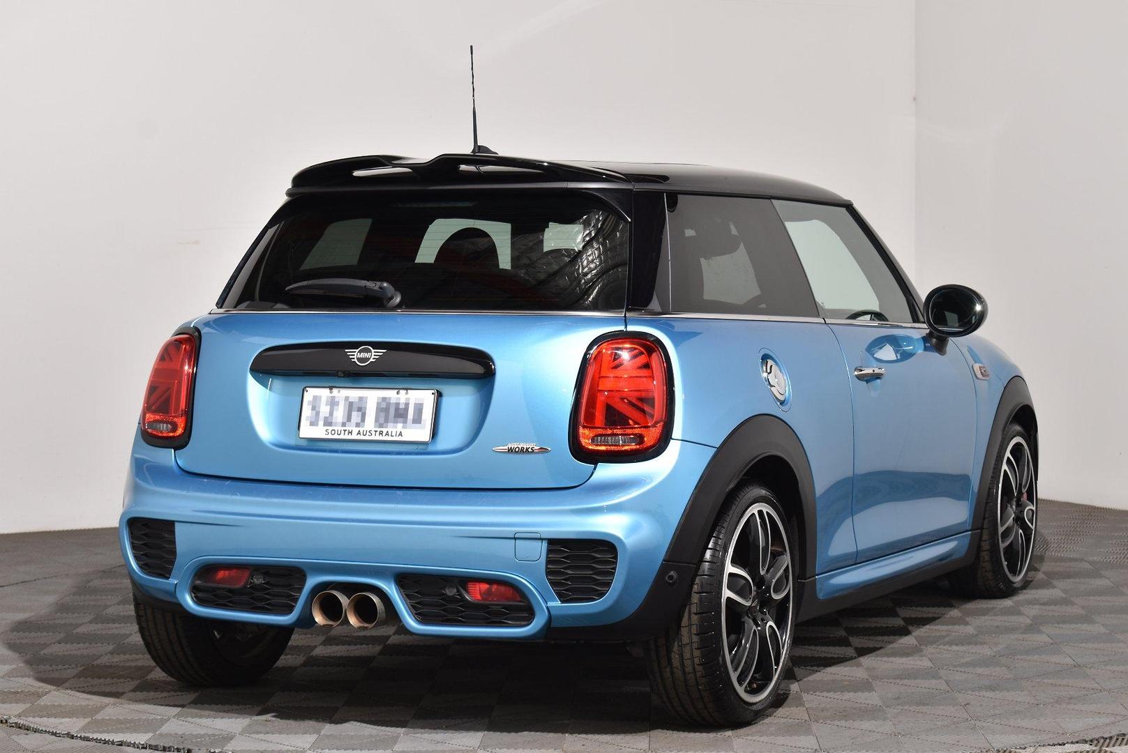 2018 MINI Hatch John Cooper Works — photo 14