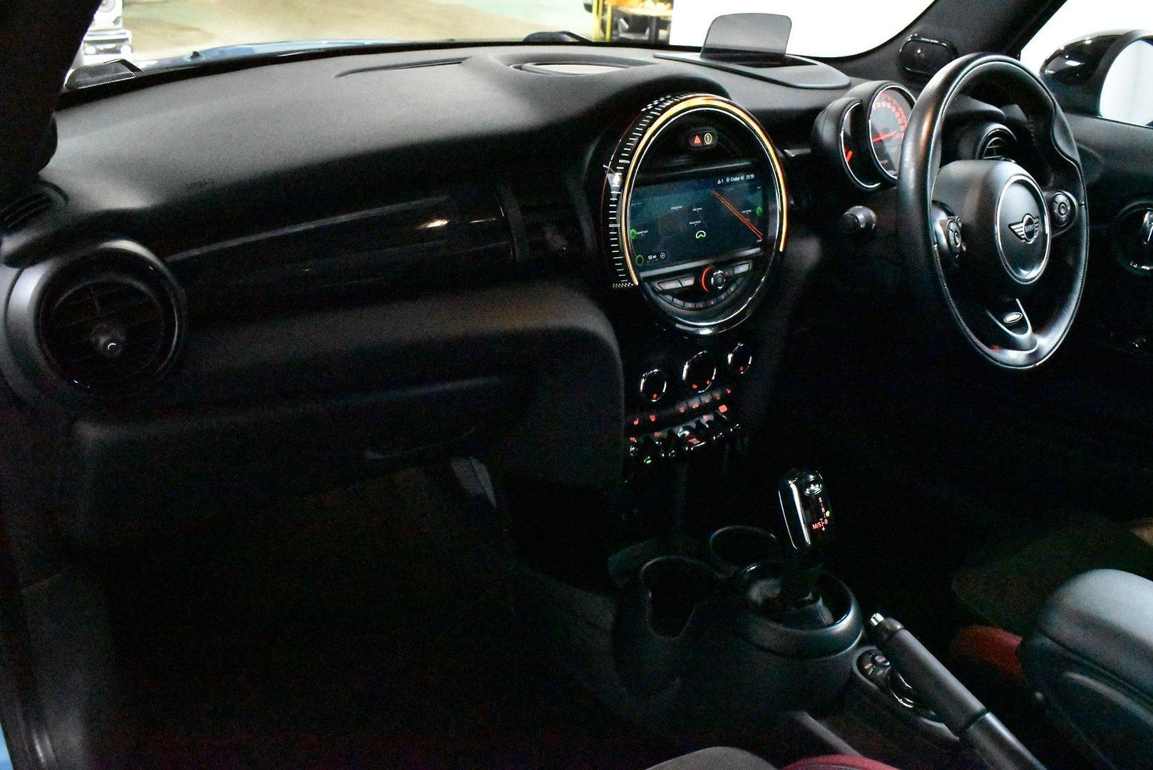 2018 MINI Hatch John Cooper Works — photo 6