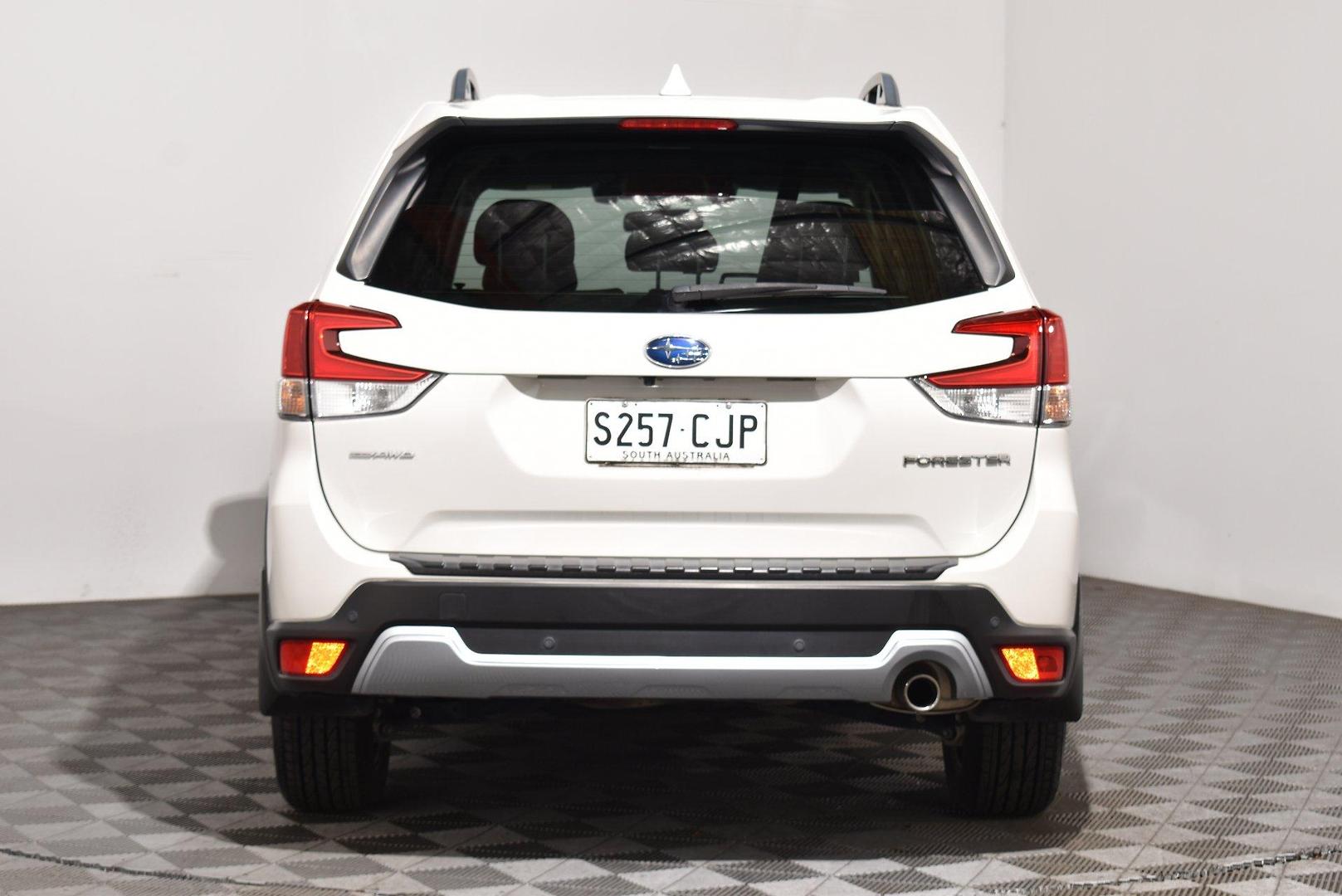 2020 Subaru Forester 25iS — photo 4