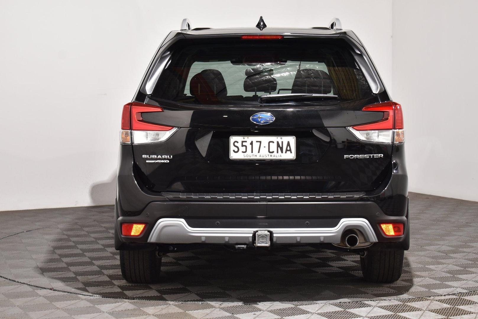 2021 Subaru Forester 25iS — photo 4