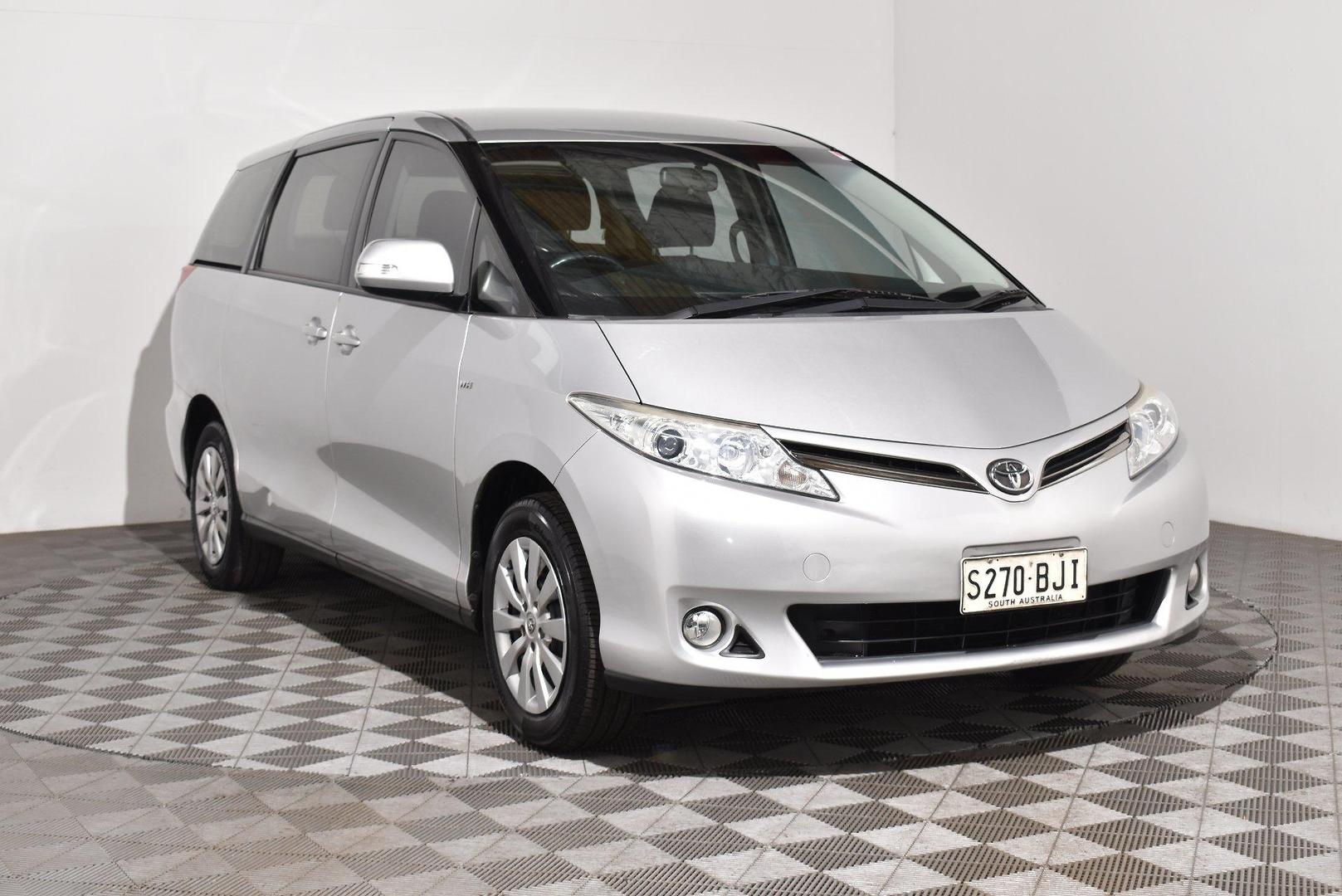 2015 Toyota Tarago GLi — photo 1