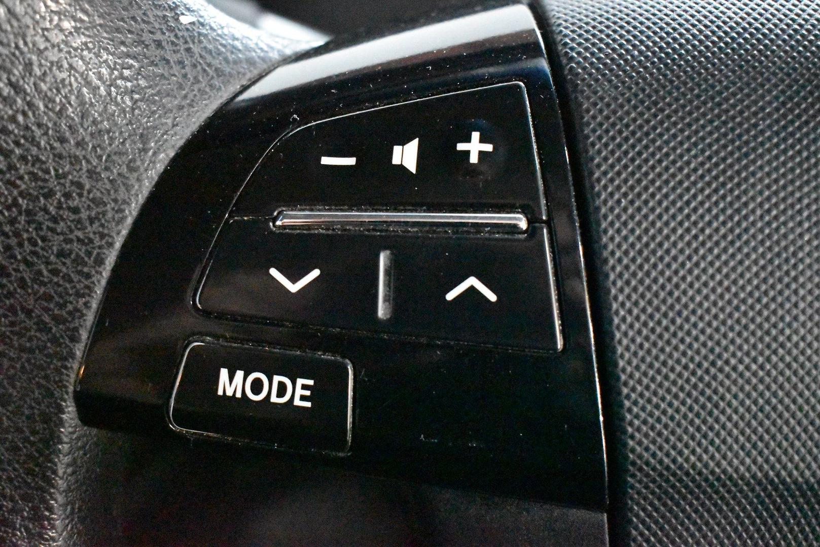 2015 Toyota Tarago GLi — photo 20