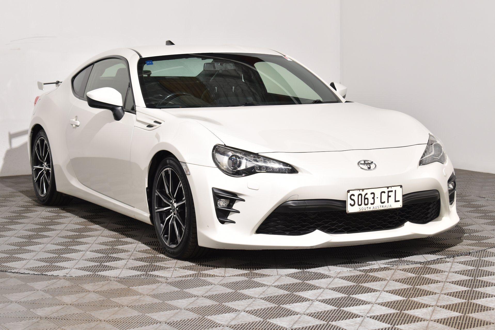 2017 Toyota 86 GTS — photo 1