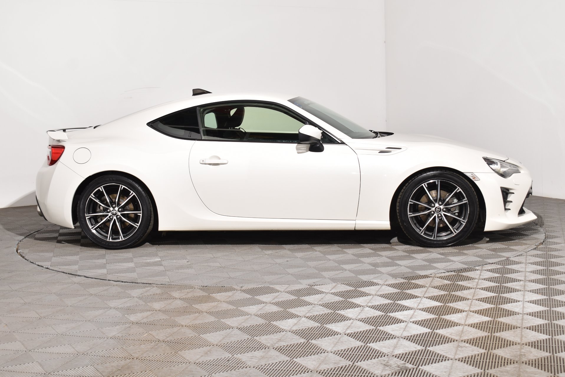 2017 Toyota 86 GTS — photo 10