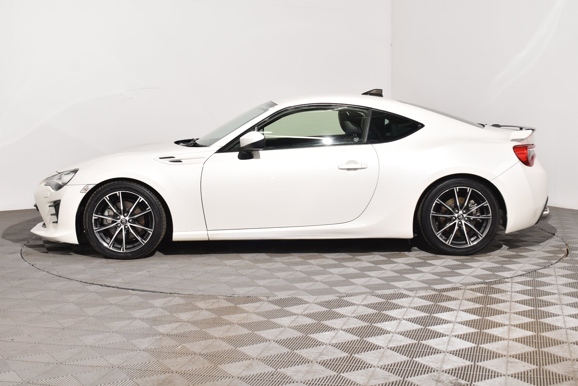2017 Toyota 86 GTS — photo 11