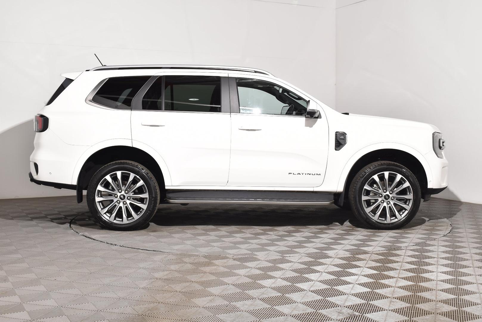 2024 Ford Everest Platinum — photo 10