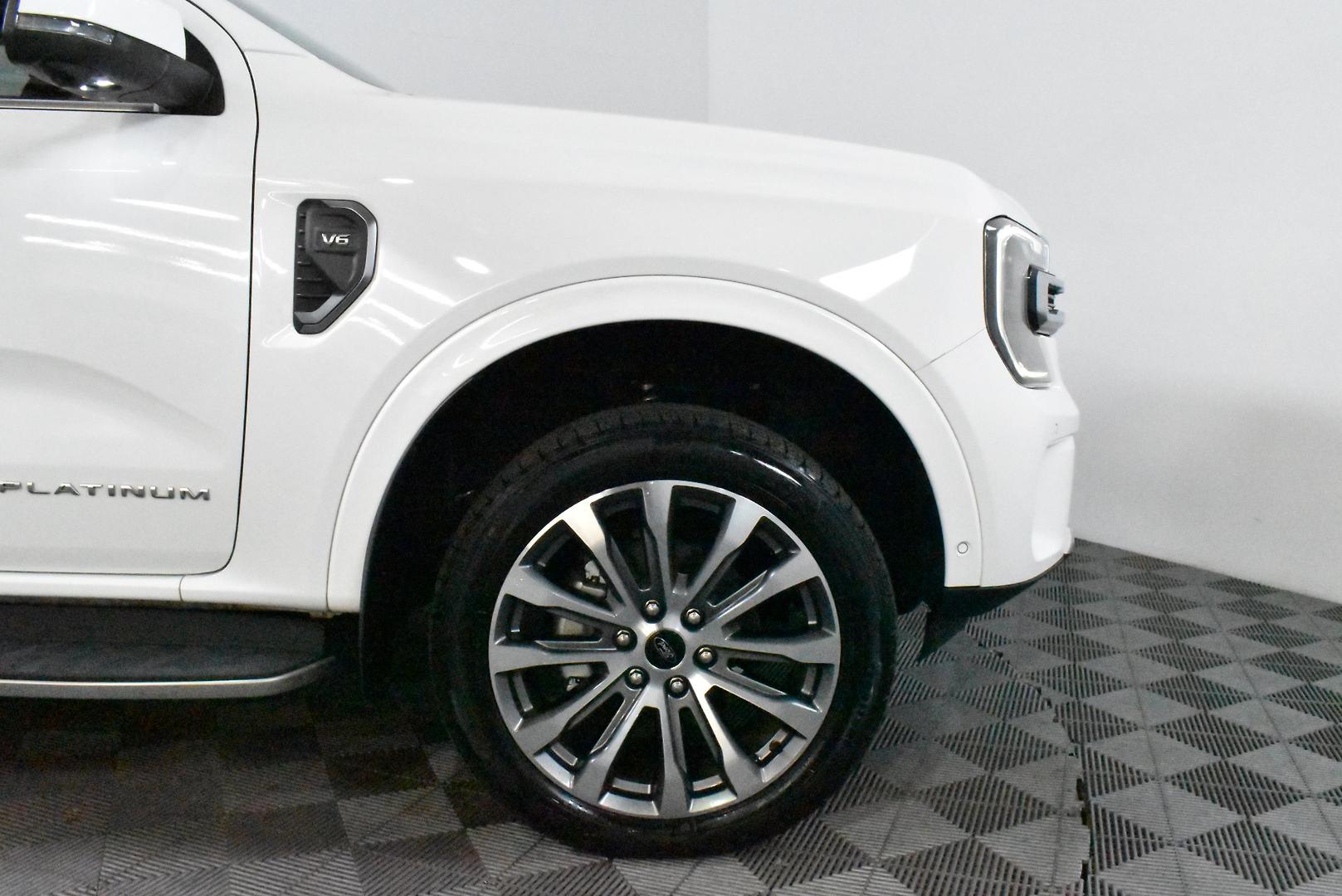 2024 Ford Everest Platinum — photo 18