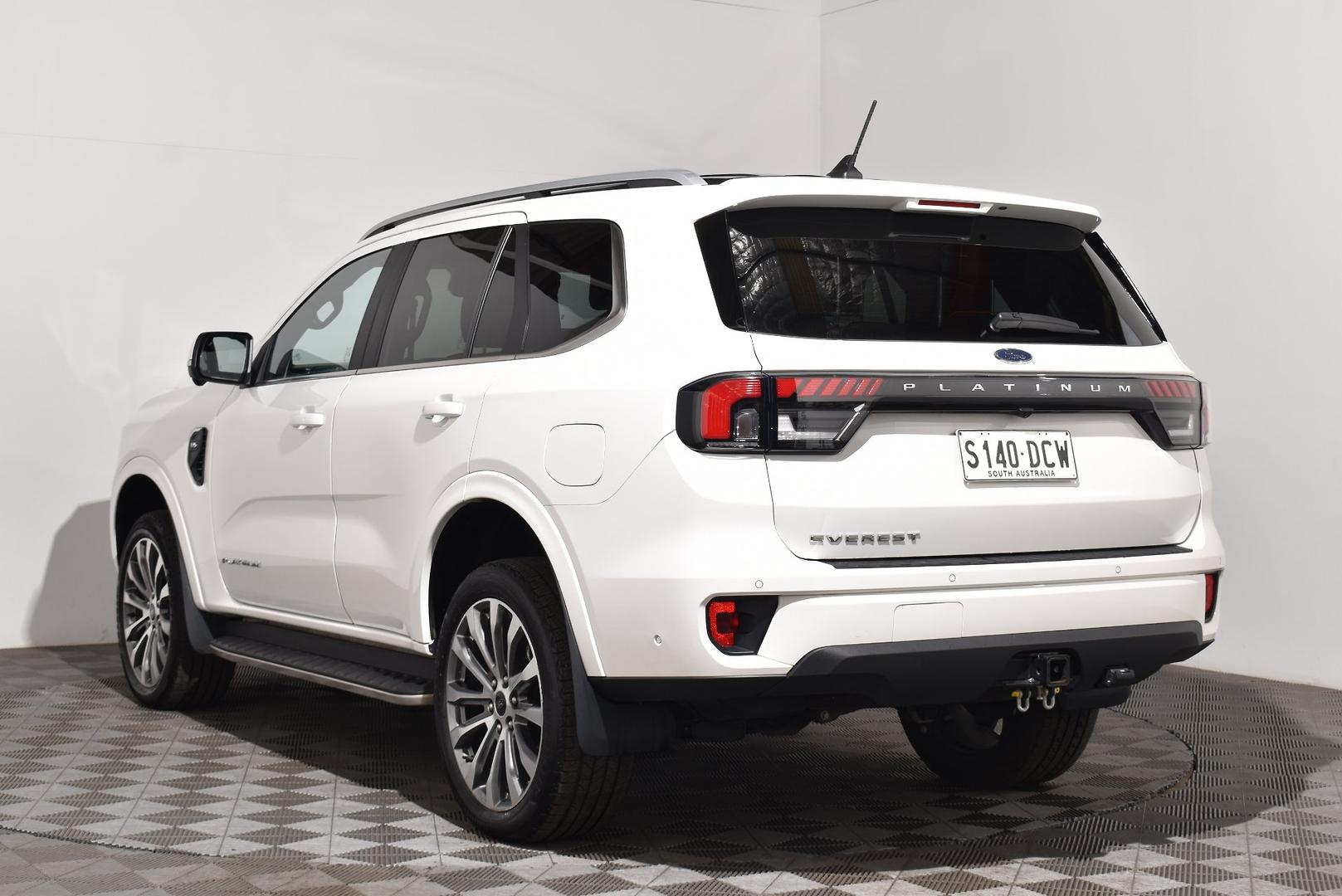 2024 Ford Everest Platinum — photo 2