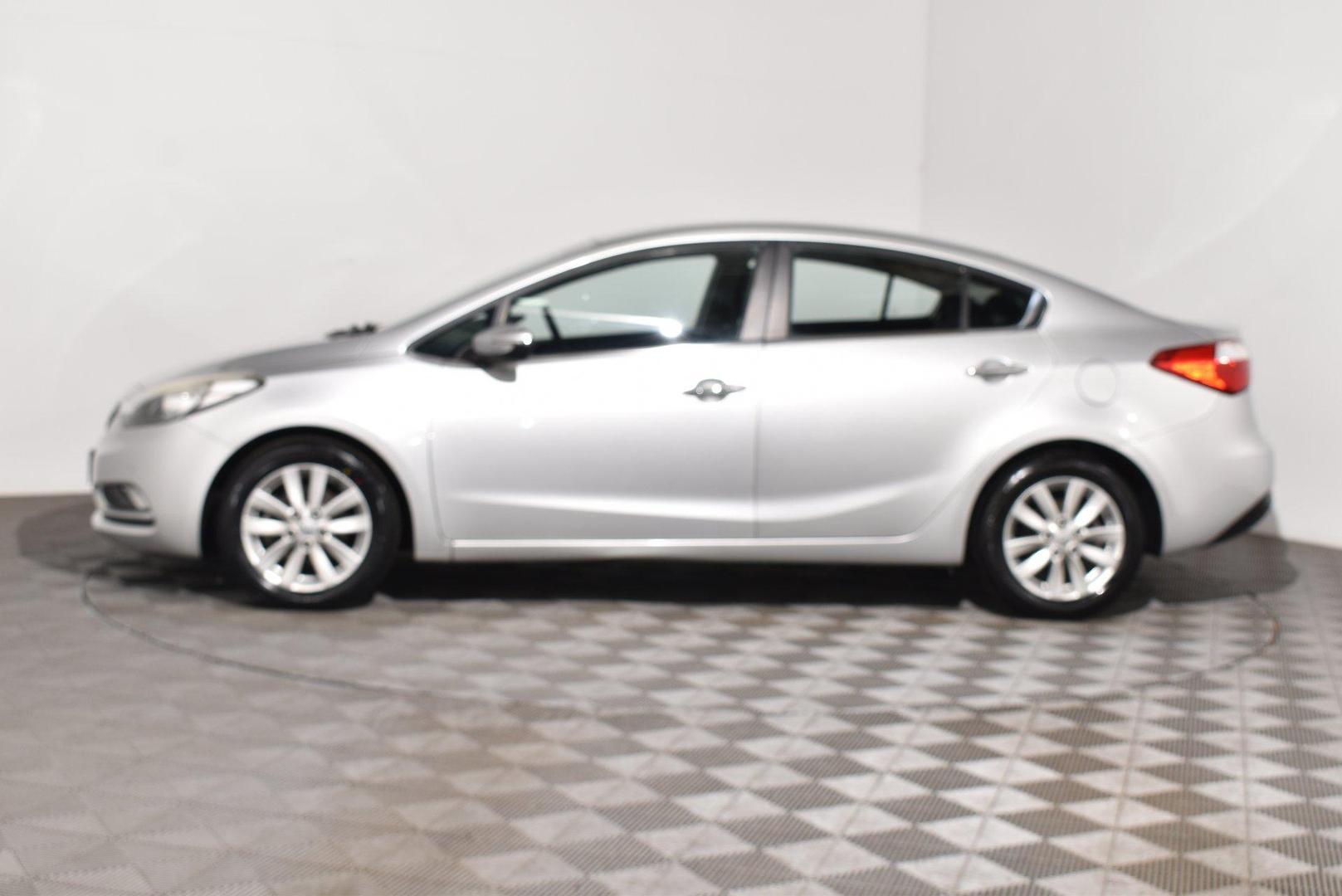 2013 Kia Cerato Si — photo 11