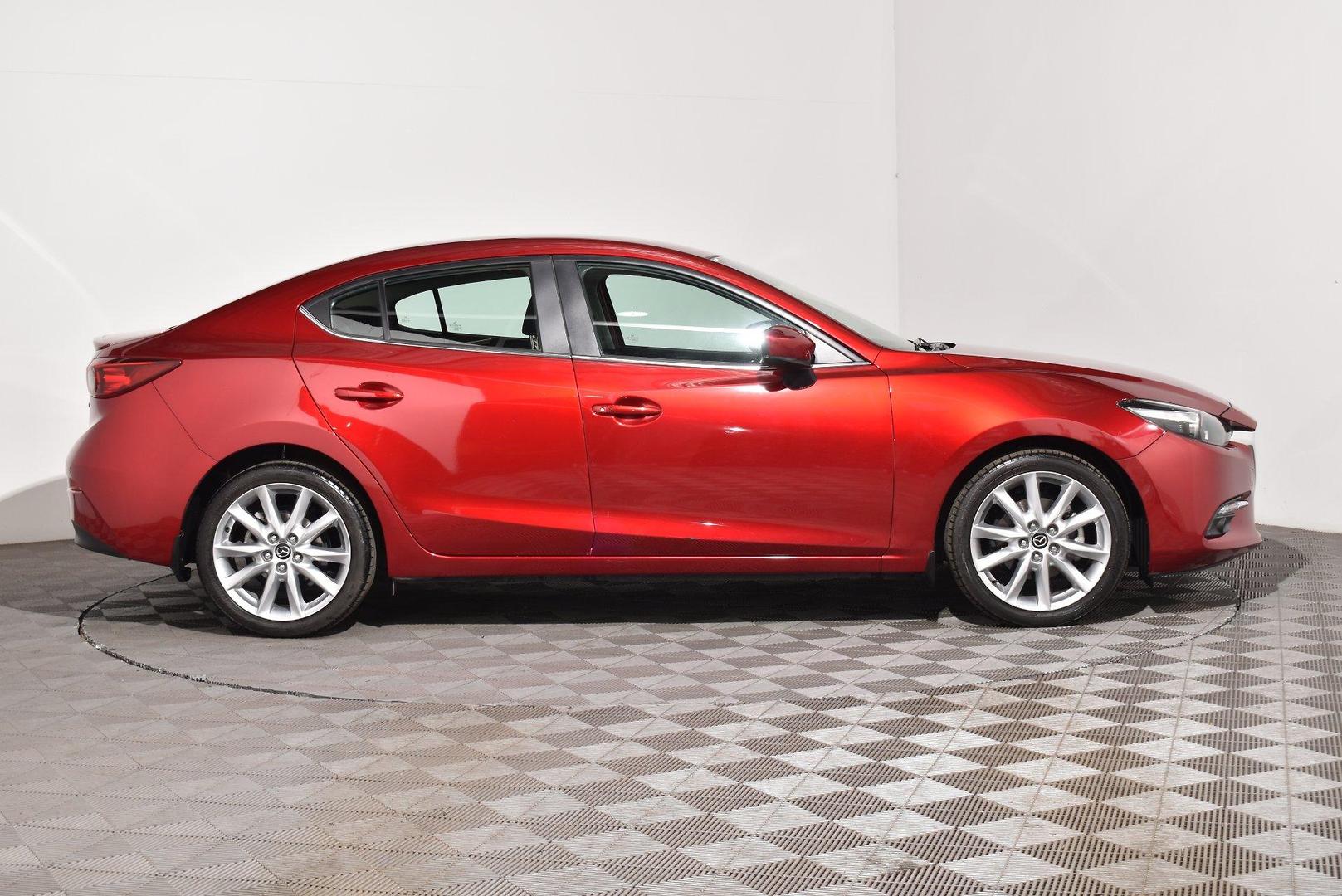 2018 Mazda 3 SP25 — photo 10