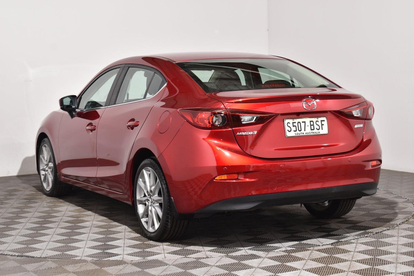 2018 Mazda 3 SP25 — photo 2