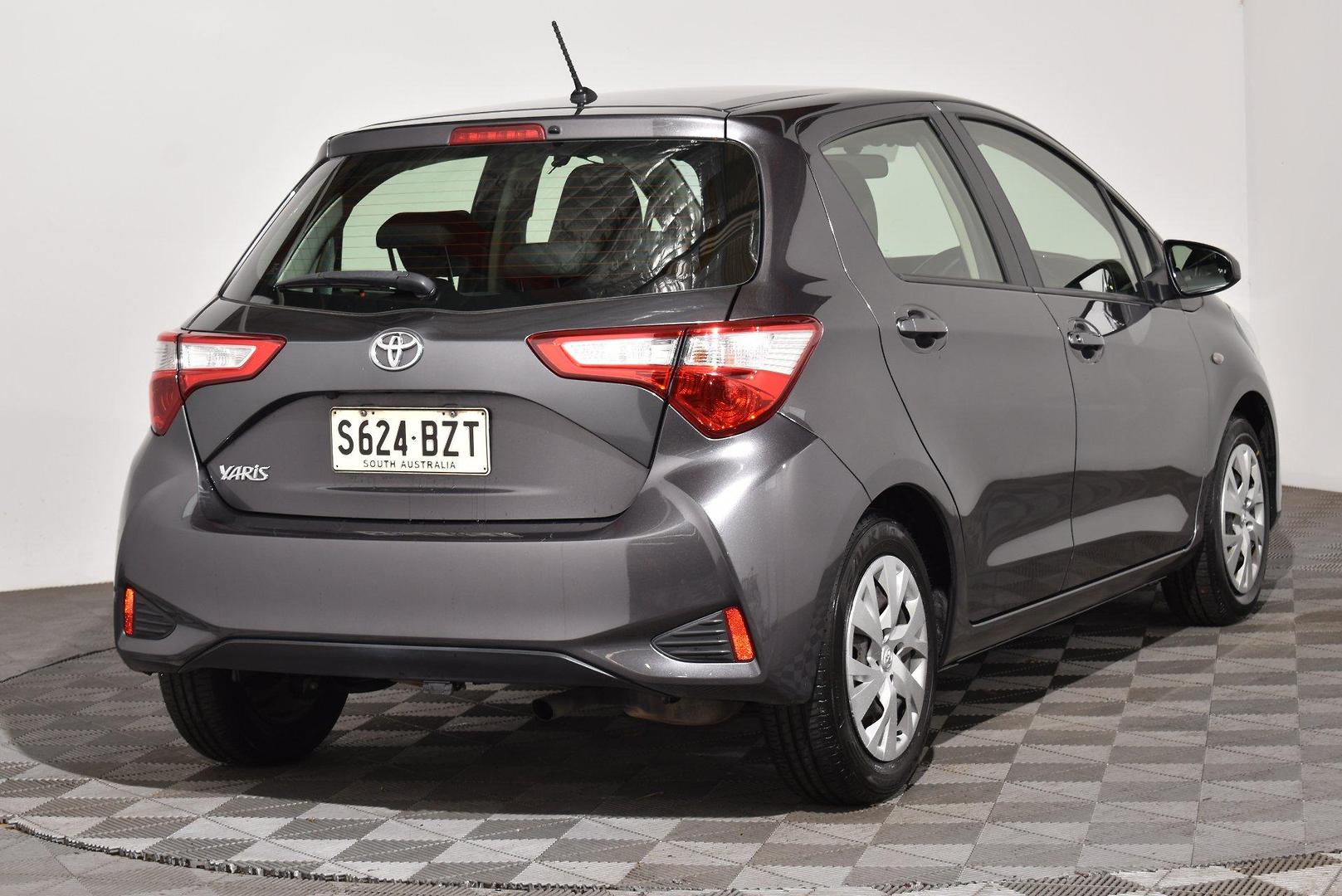 2019 Toyota Yaris Ascent — photo 14