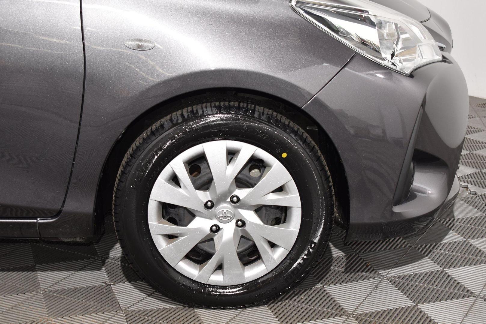 2019 Toyota Yaris Ascent — photo 18