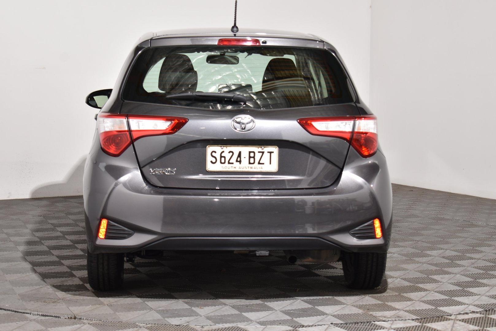 2019 Toyota Yaris Ascent — photo 4