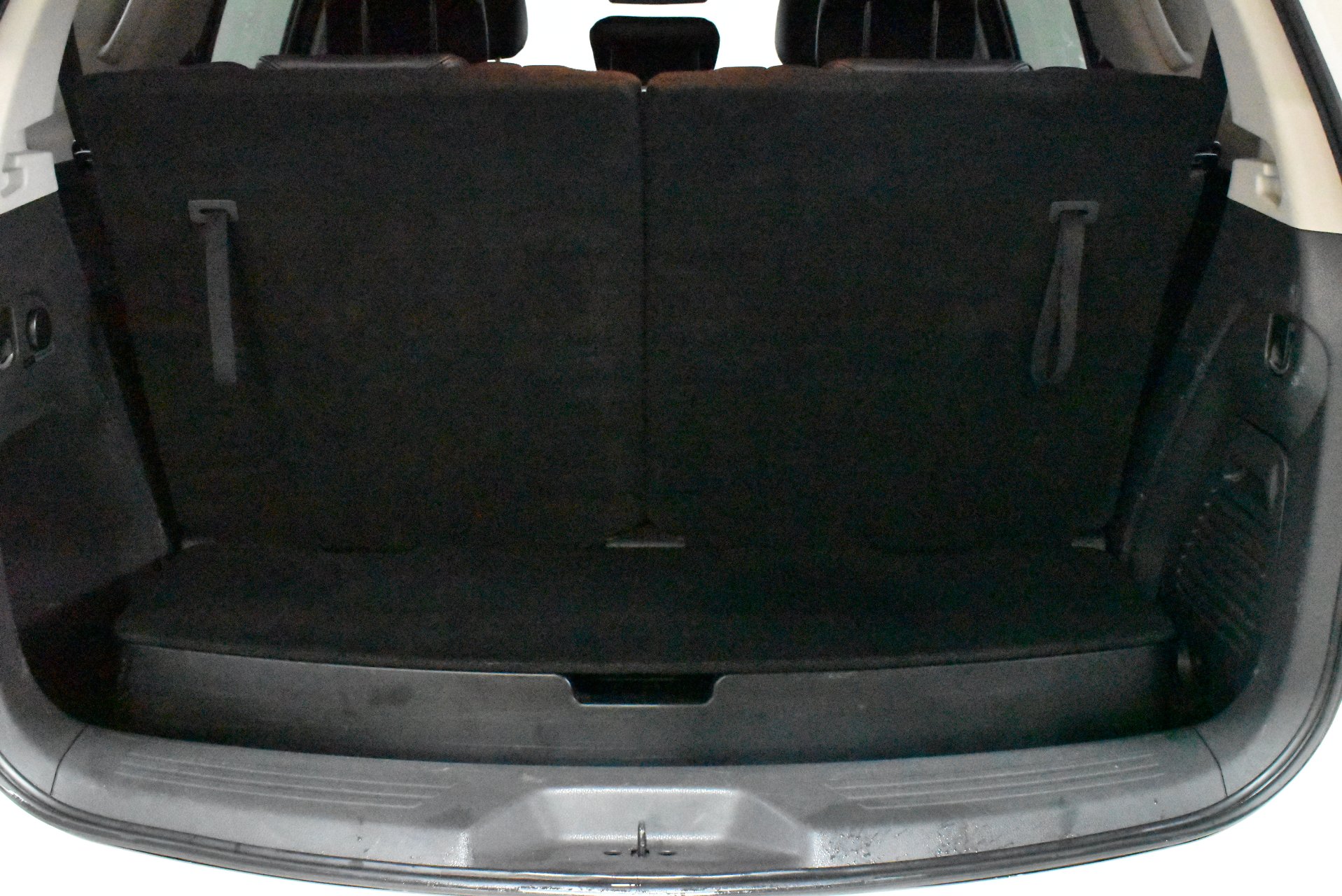 2015 Isuzu MU-X LST — photo 16