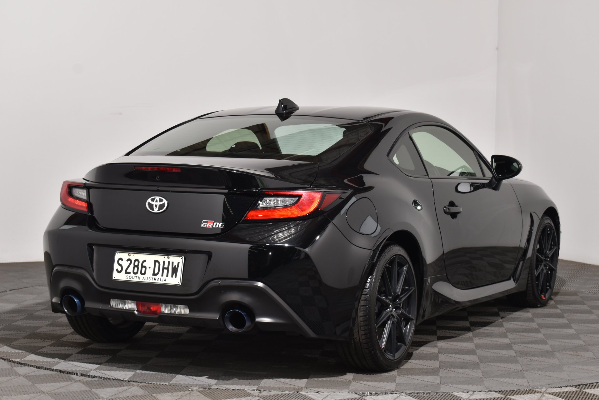2023 Toyota GR86 GTS — photo 14