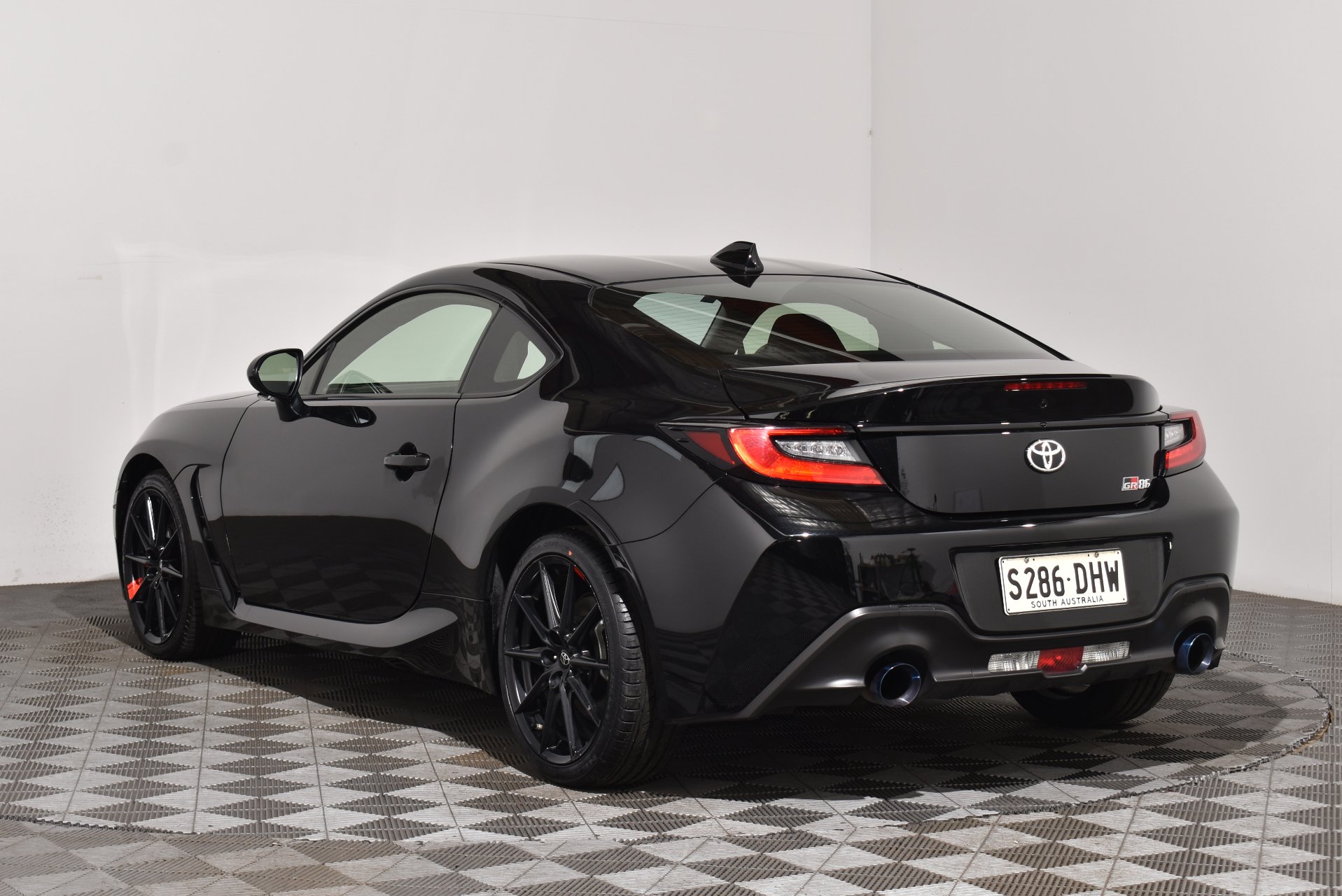 2023 Toyota GR86 GTS — photo 2