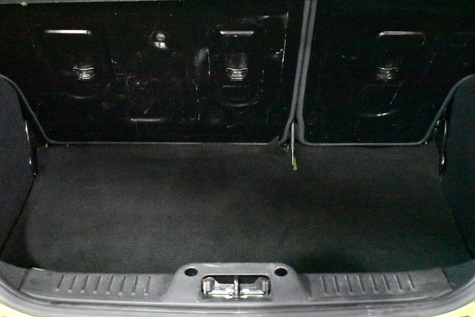 2010 Ford Fiesta Zetec — photo 16