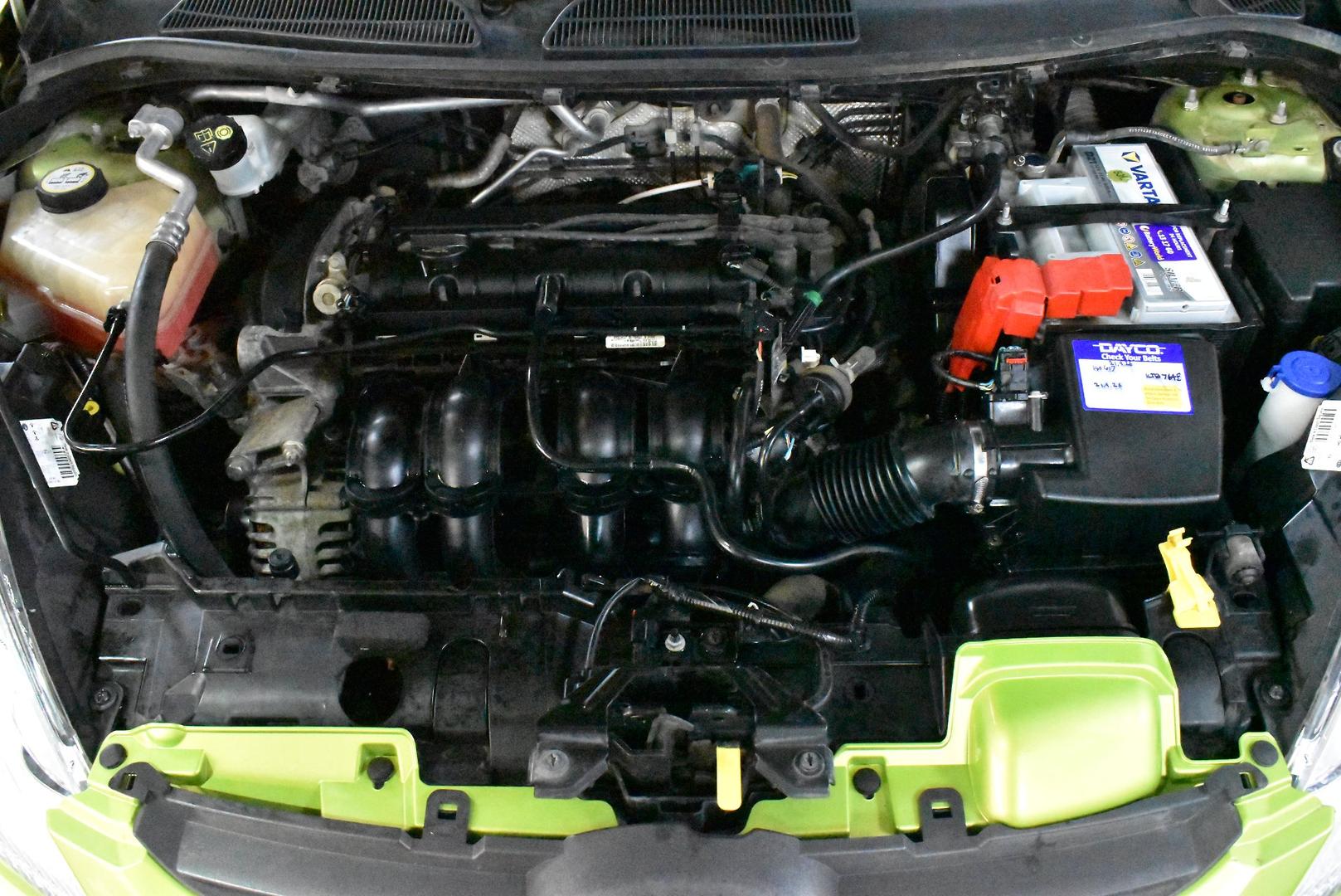 2010 Ford Fiesta Zetec — photo 17