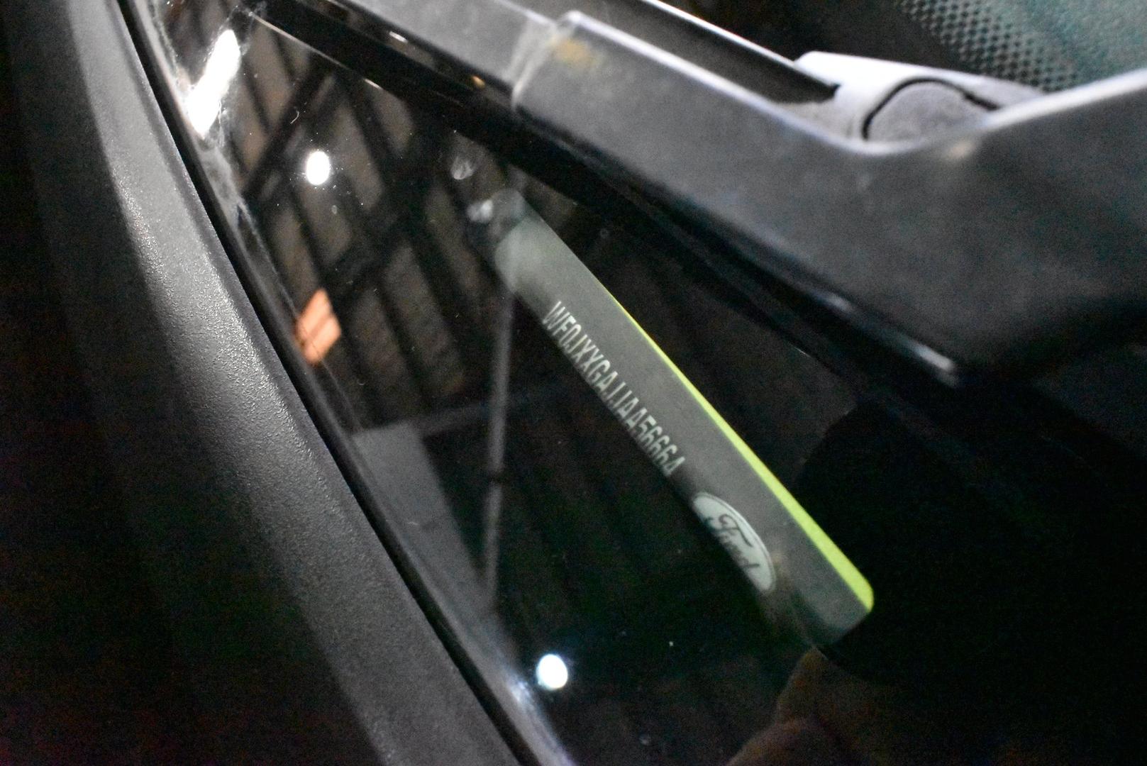 2010 Ford Fiesta Zetec — photo 19