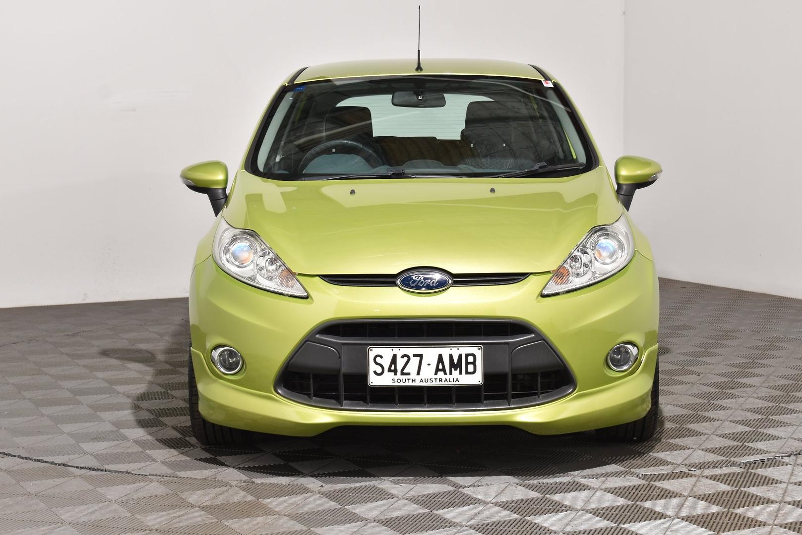 2010 Ford Fiesta Zetec — photo 3