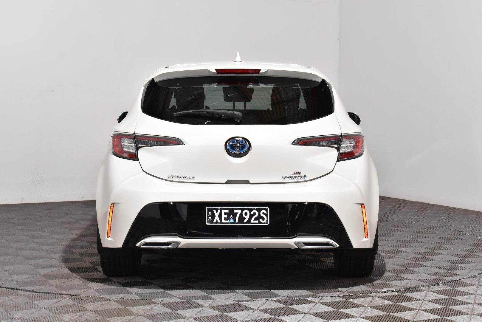 2019 Toyota Corolla ZR Hybrid — photo 4 of 27