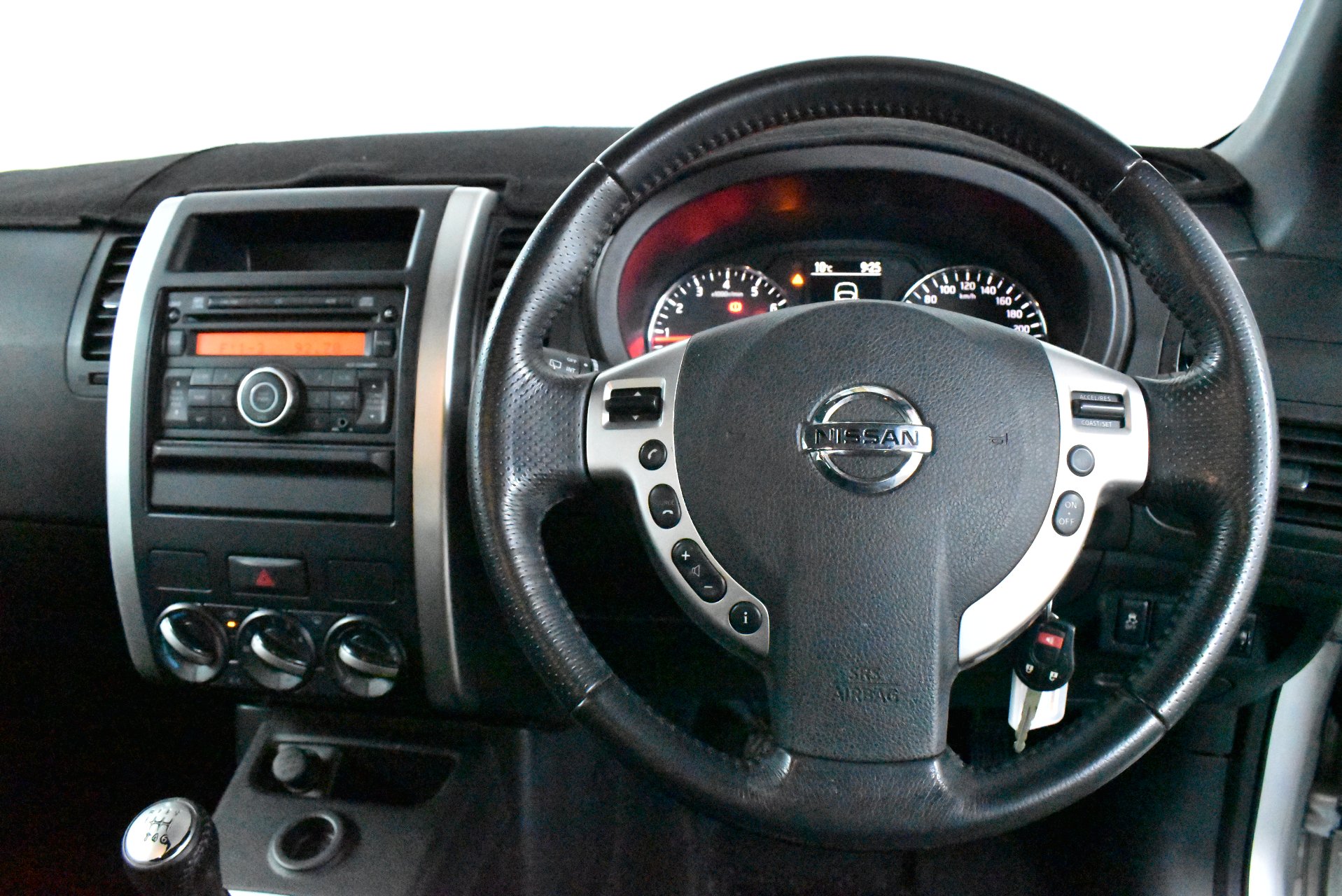 2010 Nissan X-TRAIL ST — photo 5