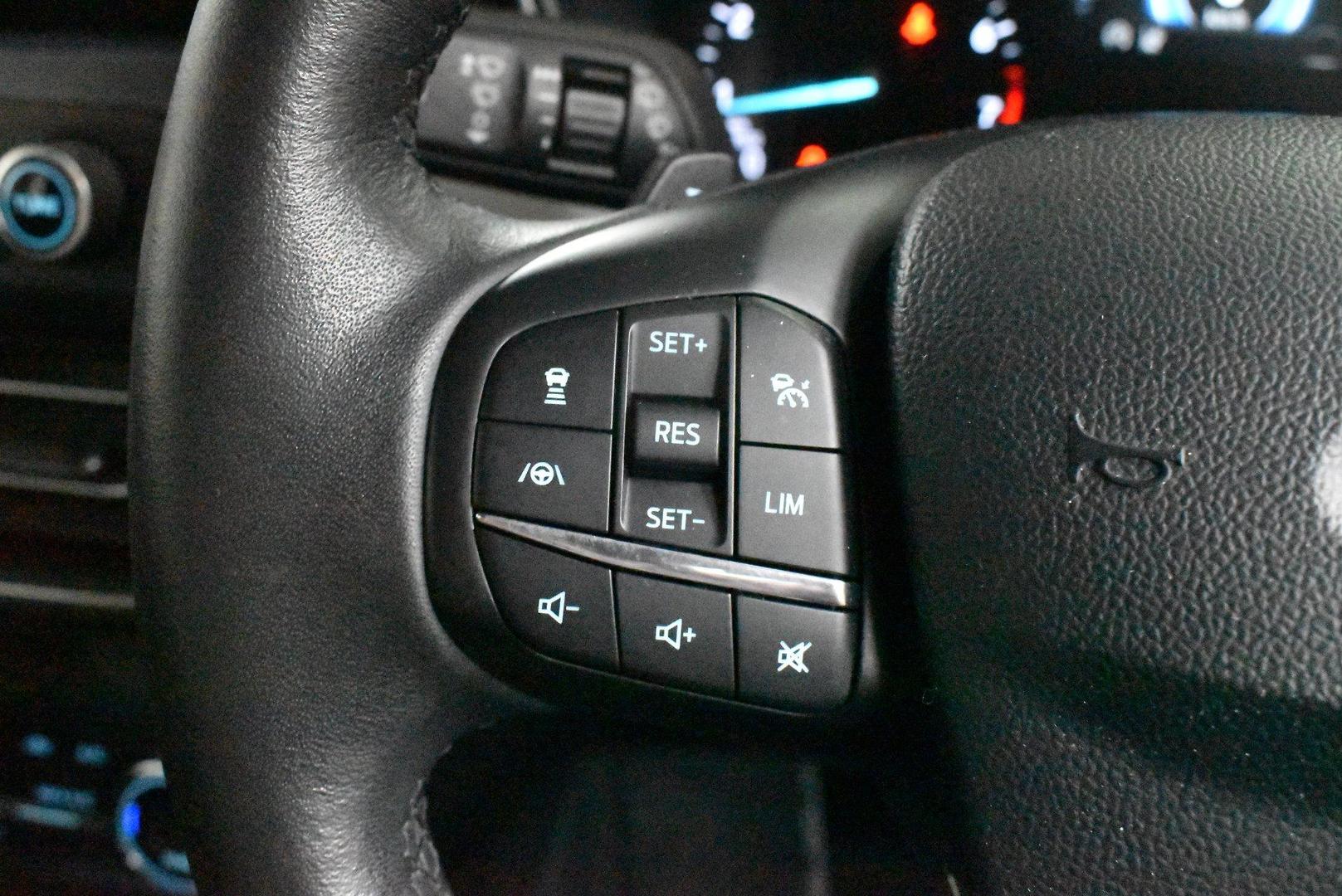 2019 Ford Focus Active — photo 21