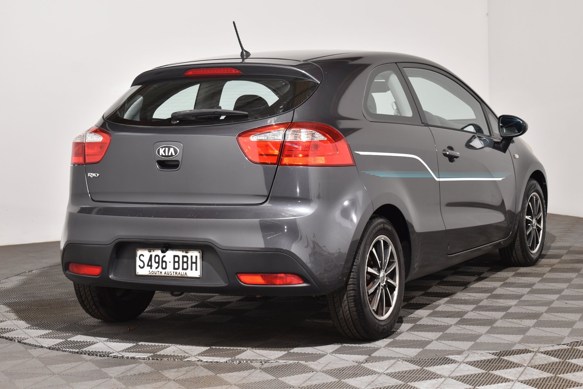 2014 Kia Rio S — photo 14