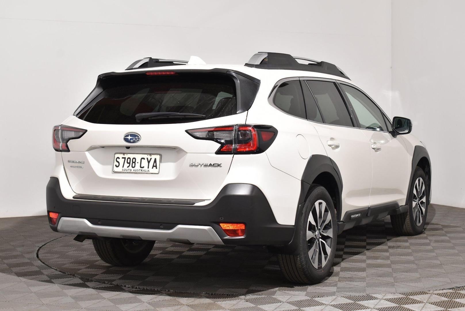 2023 Subaru Outback AWD Touring — photo 14 of 26