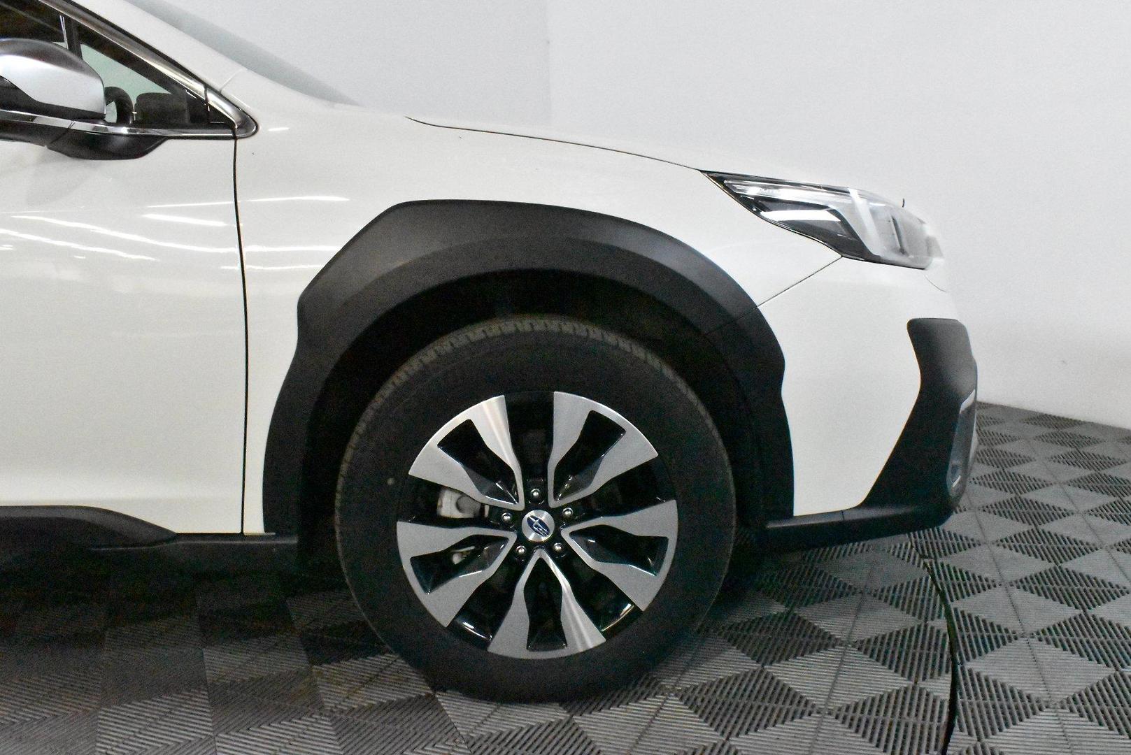 2023 Subaru Outback AWD Touring — photo 18 of 26