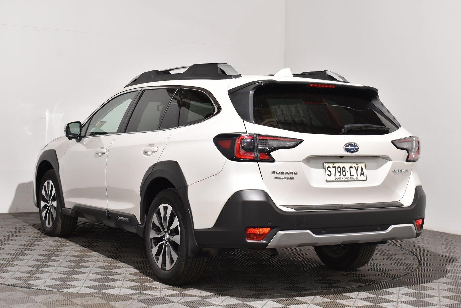 2023 Subaru Outback AWD Touring — photo 2 of 26
