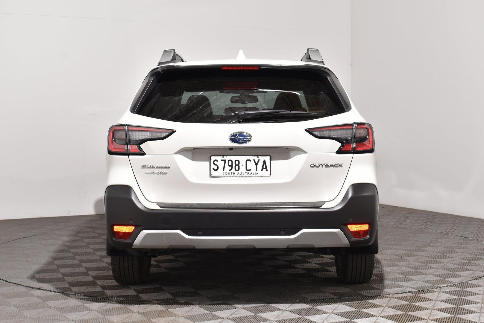 2023 Subaru Outback AWD Touring — photo 4 of 26