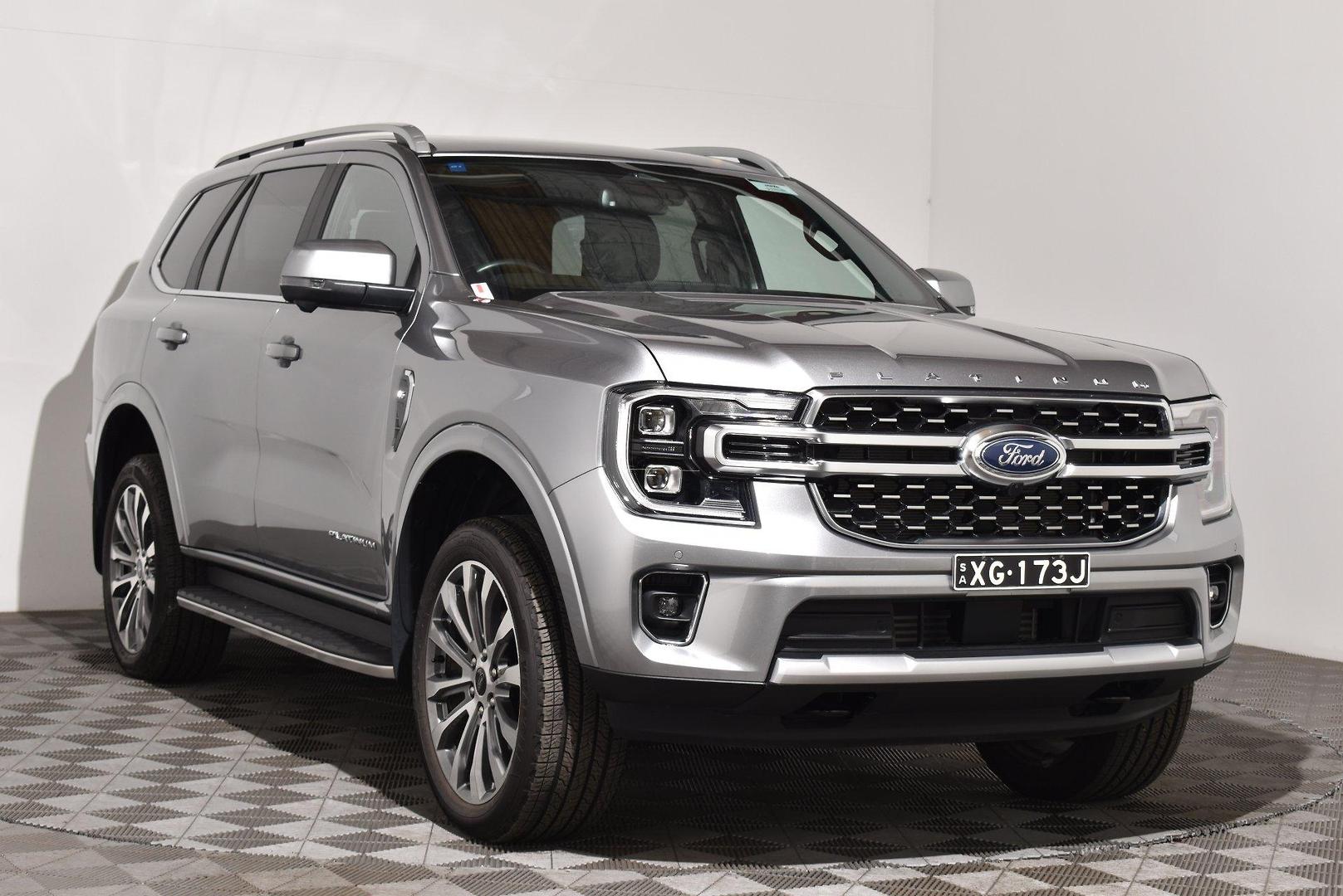 2025 Ford Everest Platinum — photo 1