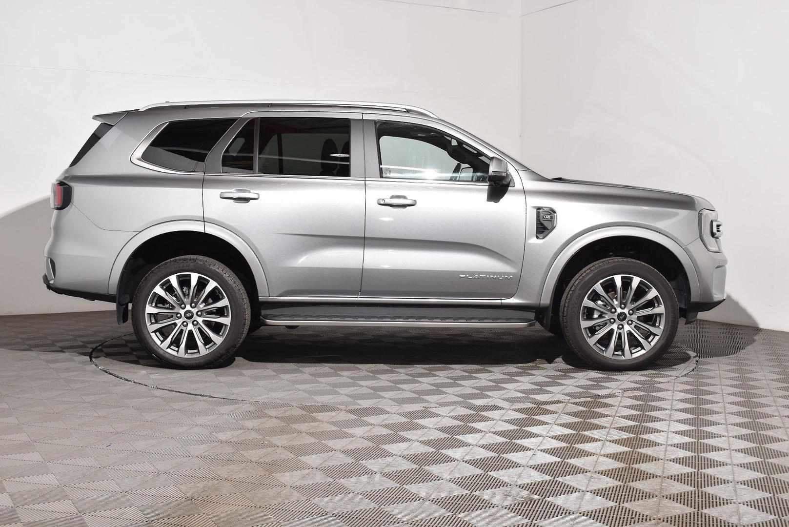 2025 Ford Everest Platinum — photo 10