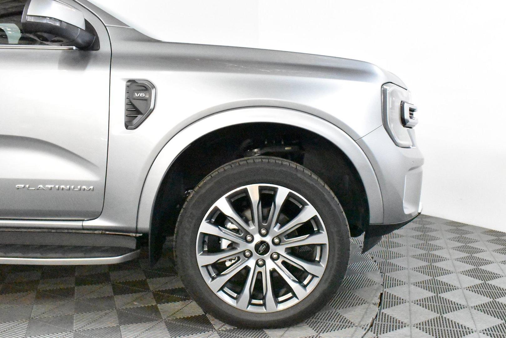 2025 Ford Everest Platinum — photo 18