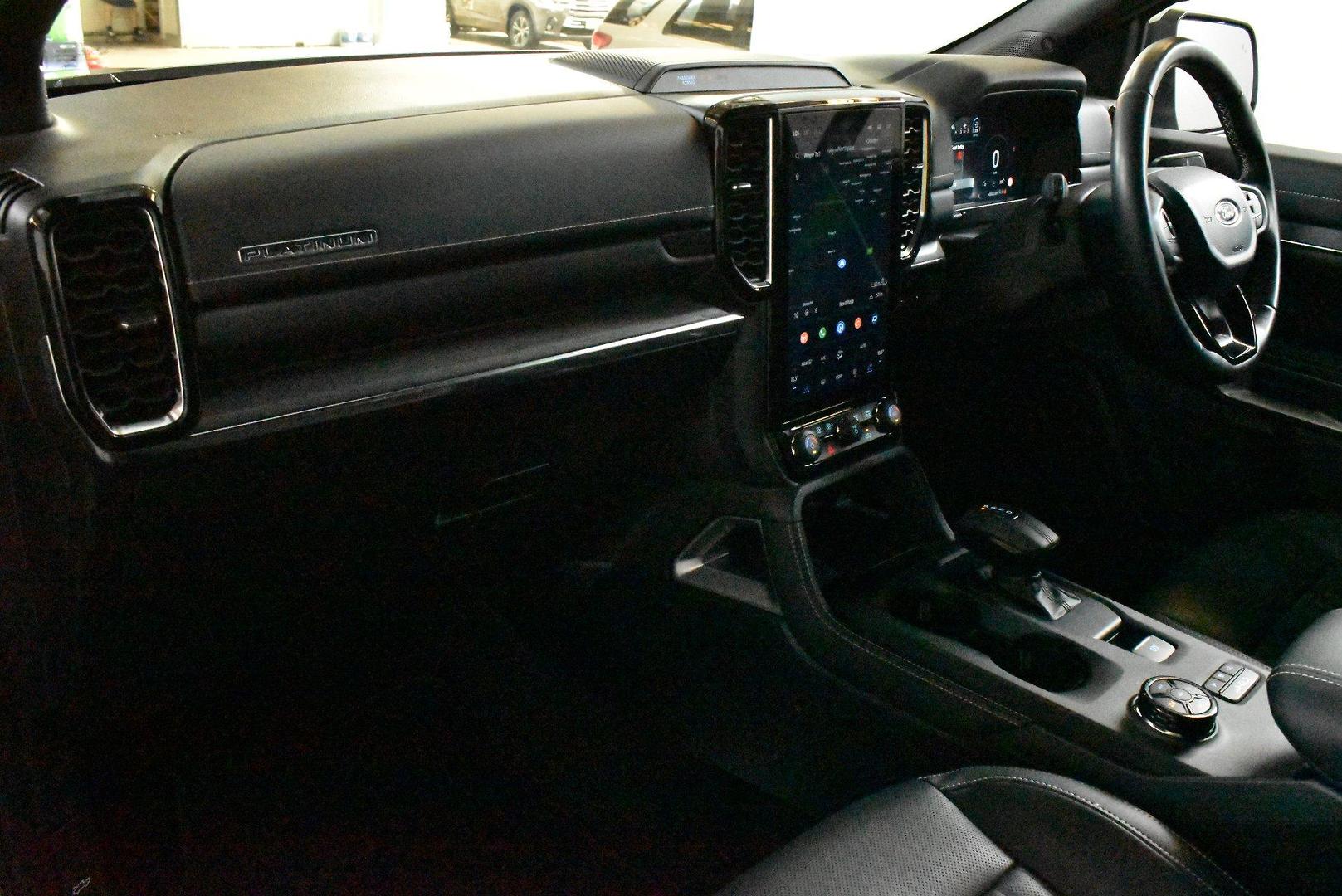 2025 Ford Everest Platinum — photo 6