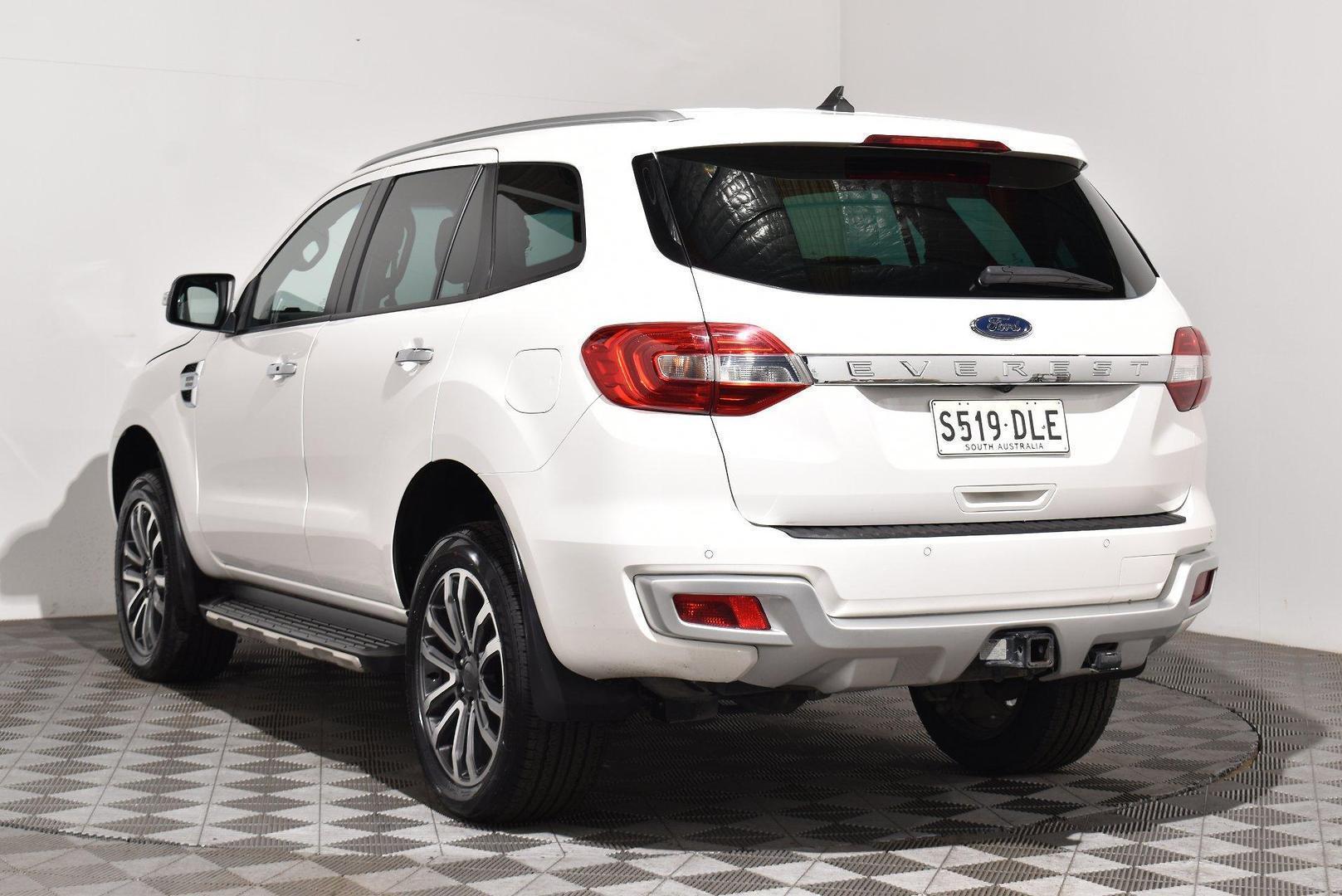 2022 Ford Everest Titanium — photo 2
