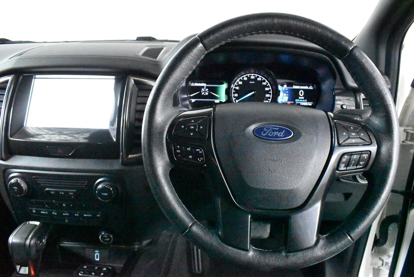 2022 Ford Everest Titanium — photo 5